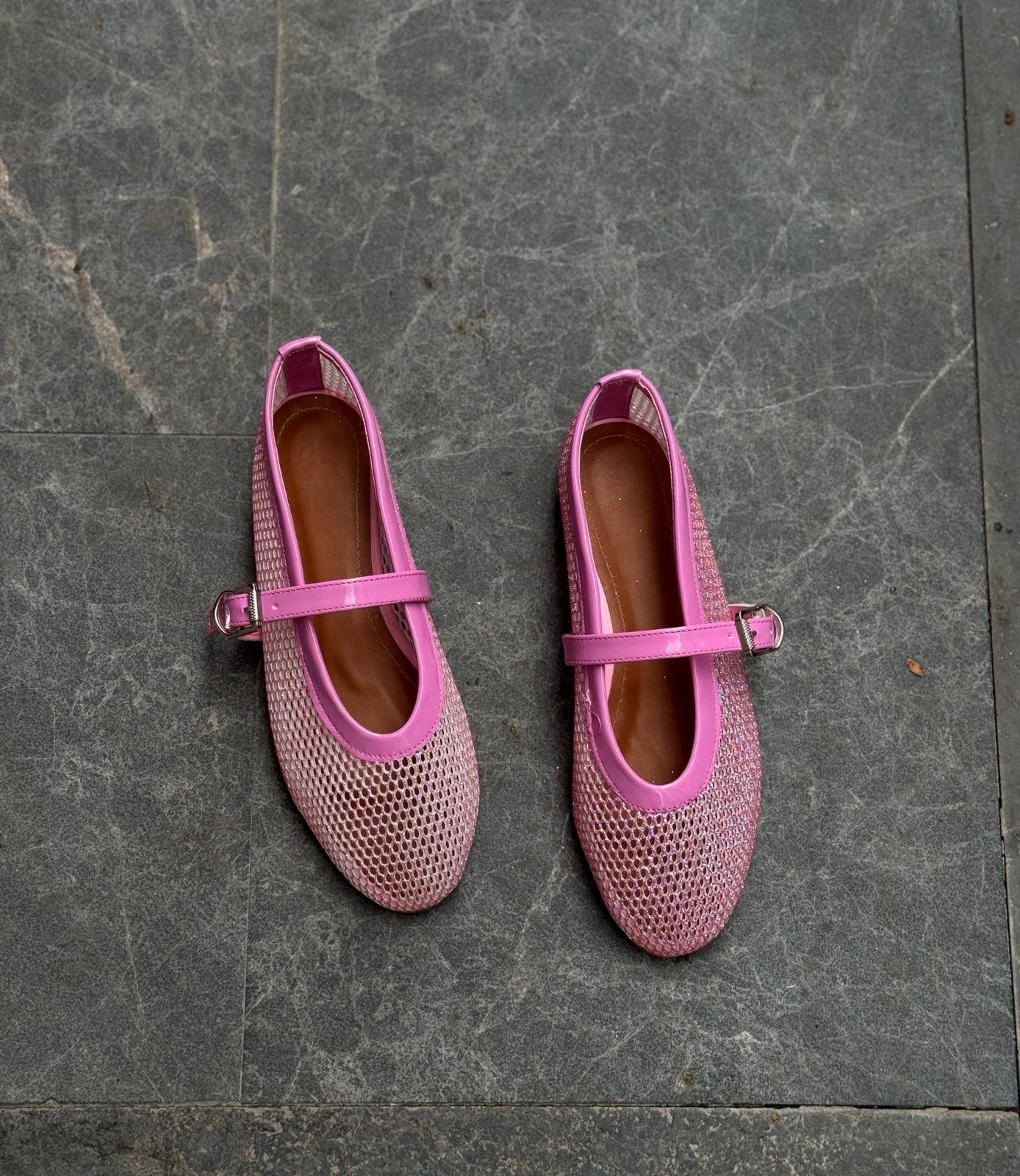 PEMBE