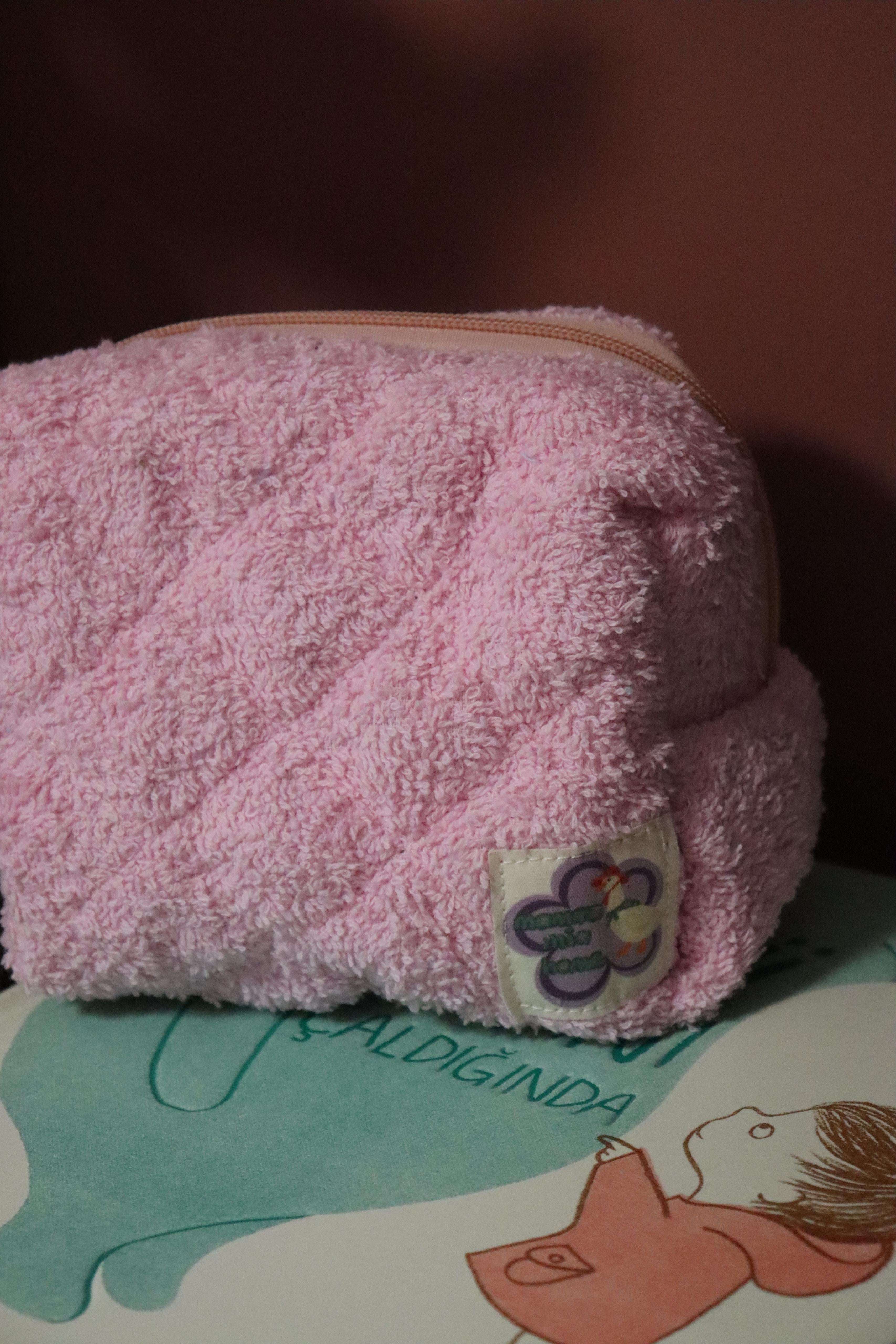 Pembe Havlu Makyaj Çantası