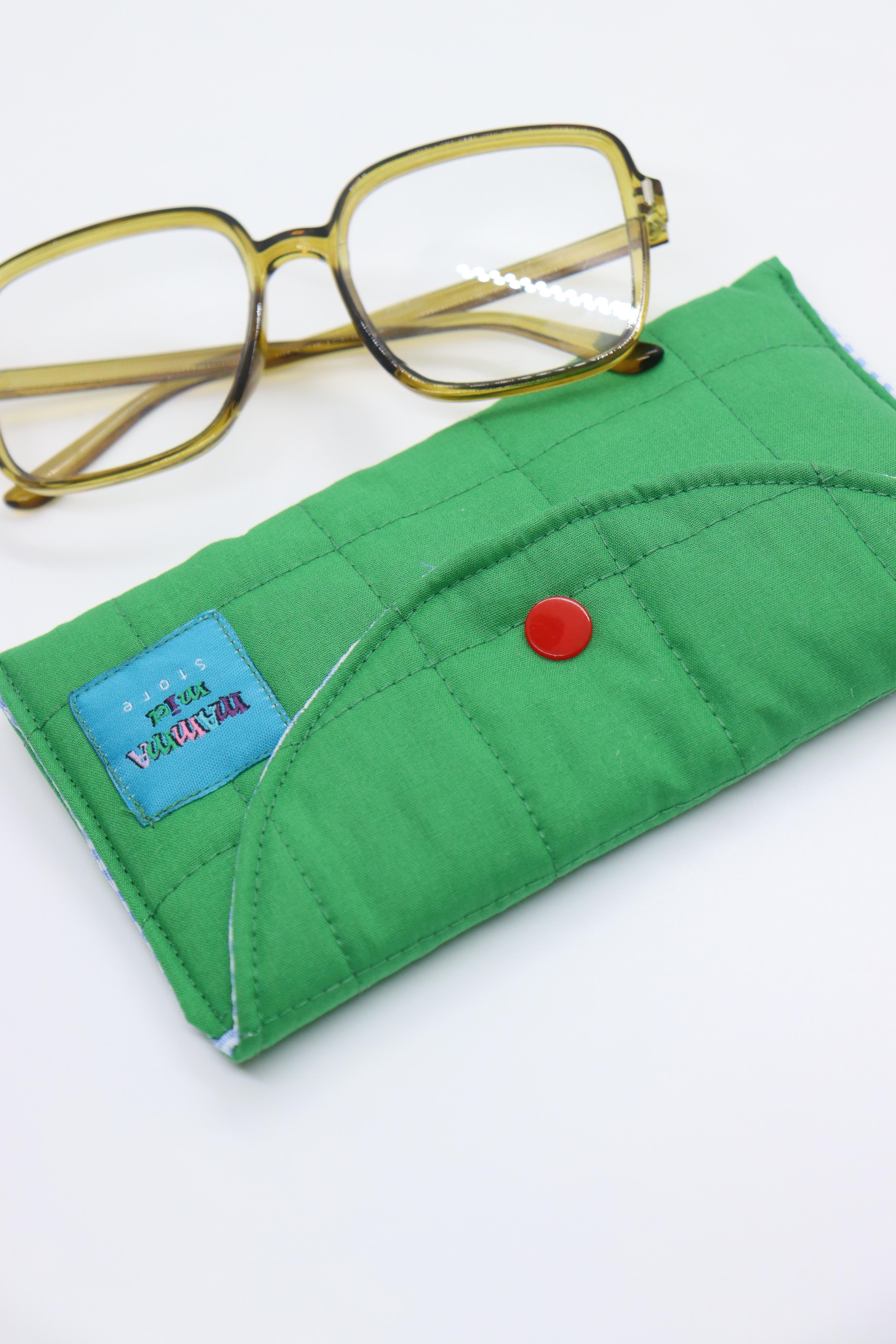 Yeşil Gözlük Kılıfı