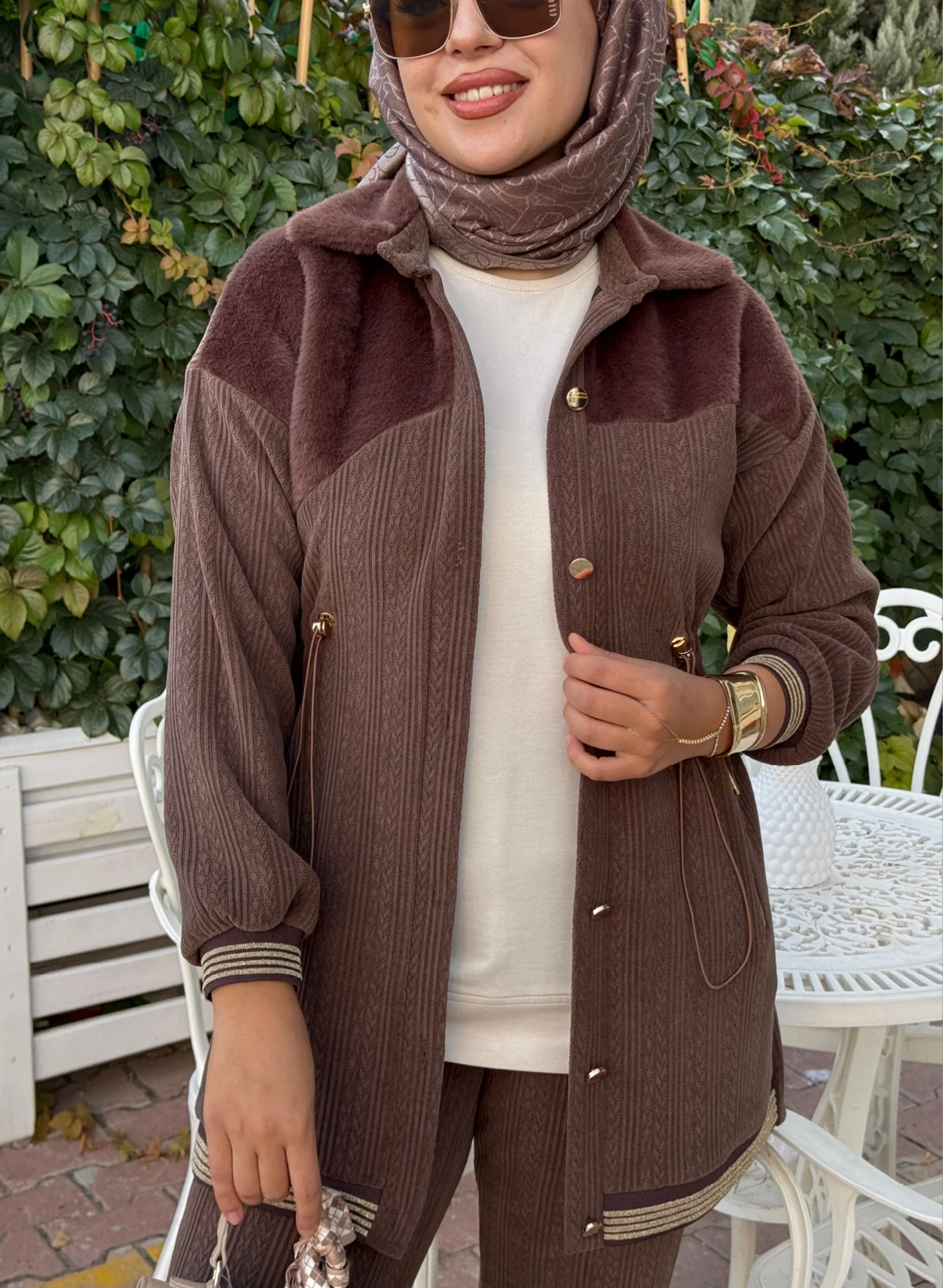 ANGORA DETAYLI BELDEN BÜZGÜLÜ TAKIM