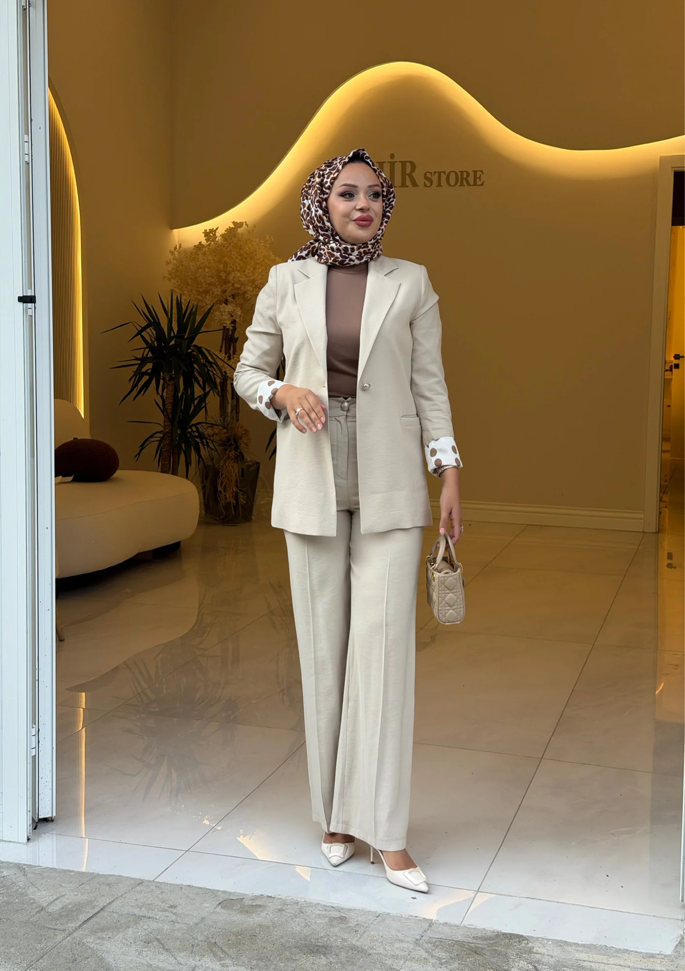 ASTARI PUANTİYE DETAYLI BLAZER TAKIM