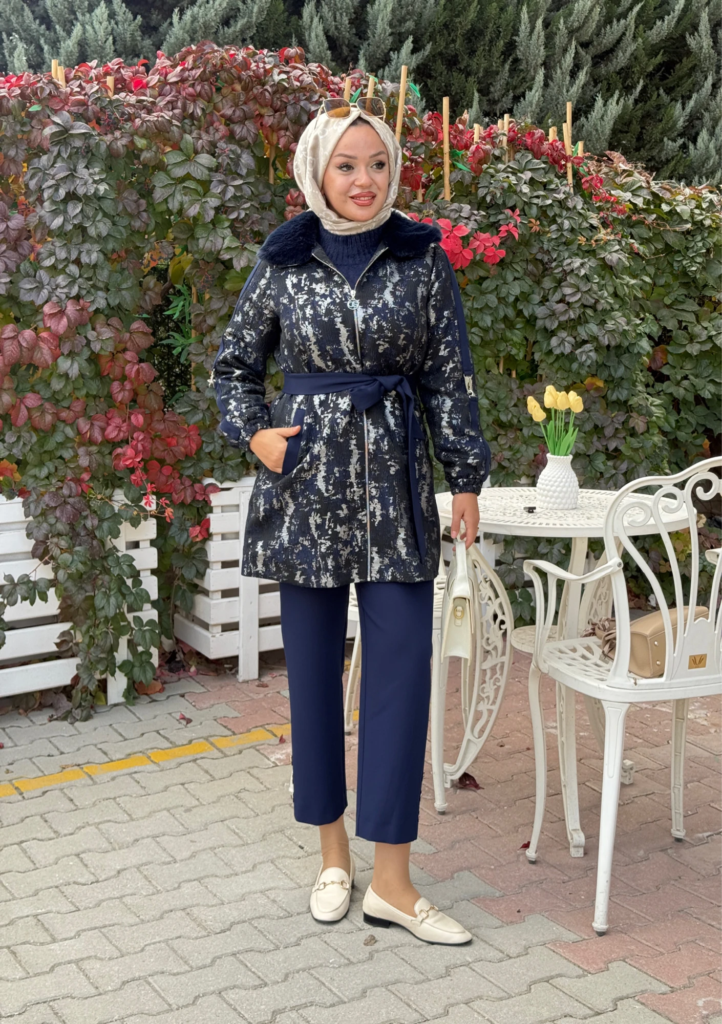 KENDİNDEN DESENLİ JAKARLI CEKET