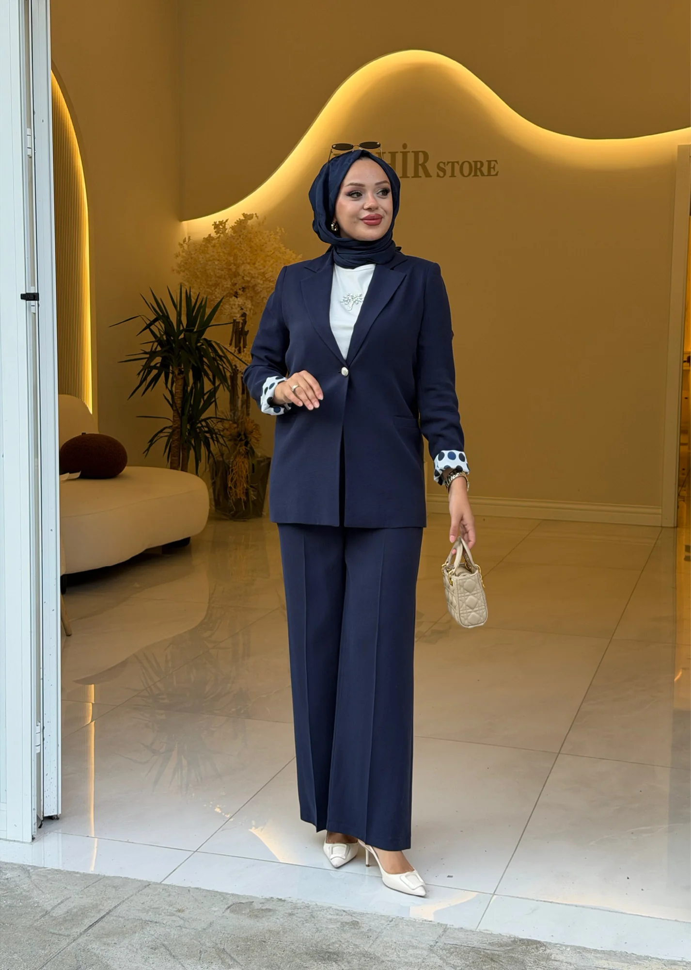ASTARI PUANTİYE DETAYLI BLAZER TAKIM