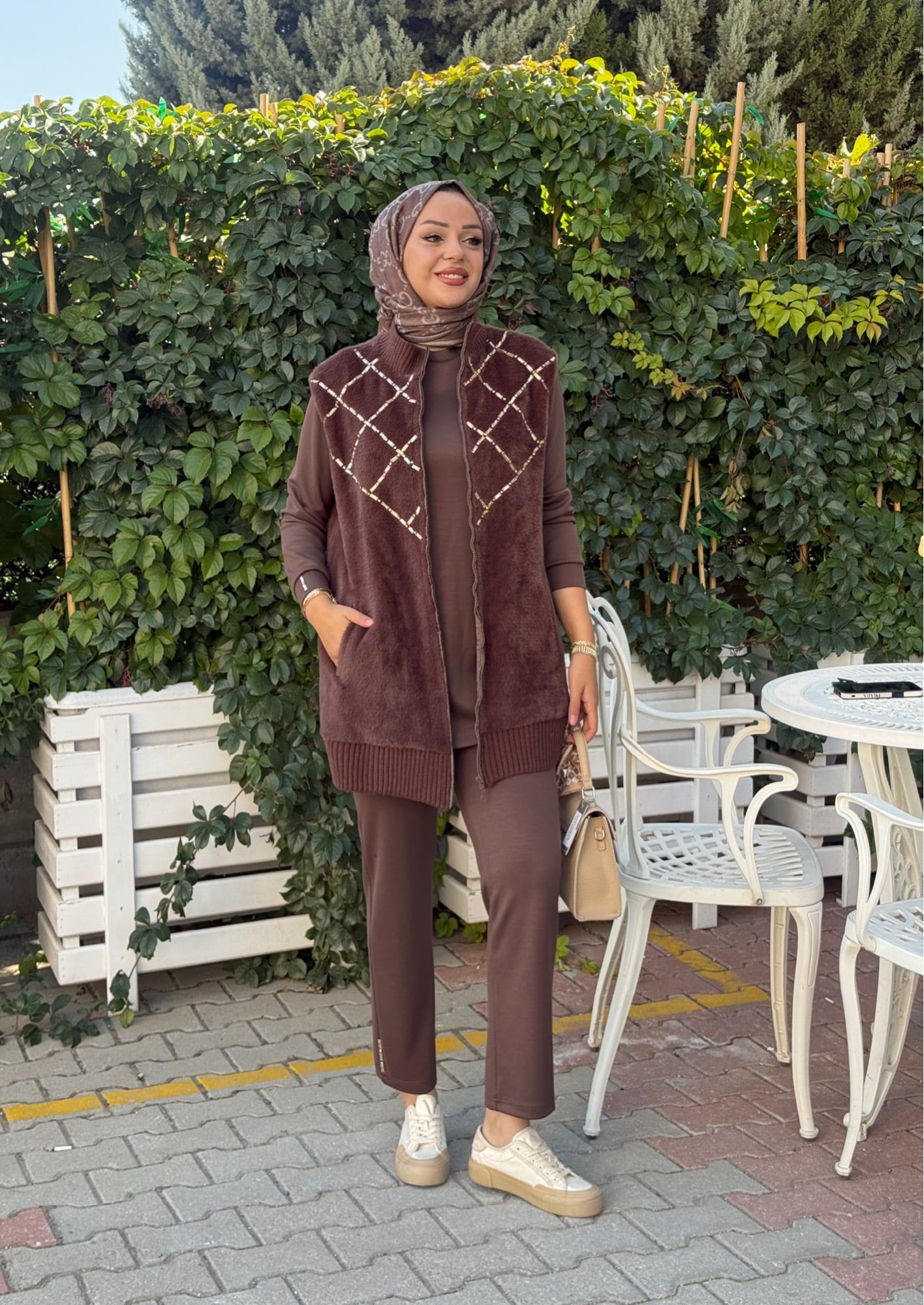 PUREVA TAŞ DETAYLI ANGORA YELEKLİ TAKIM