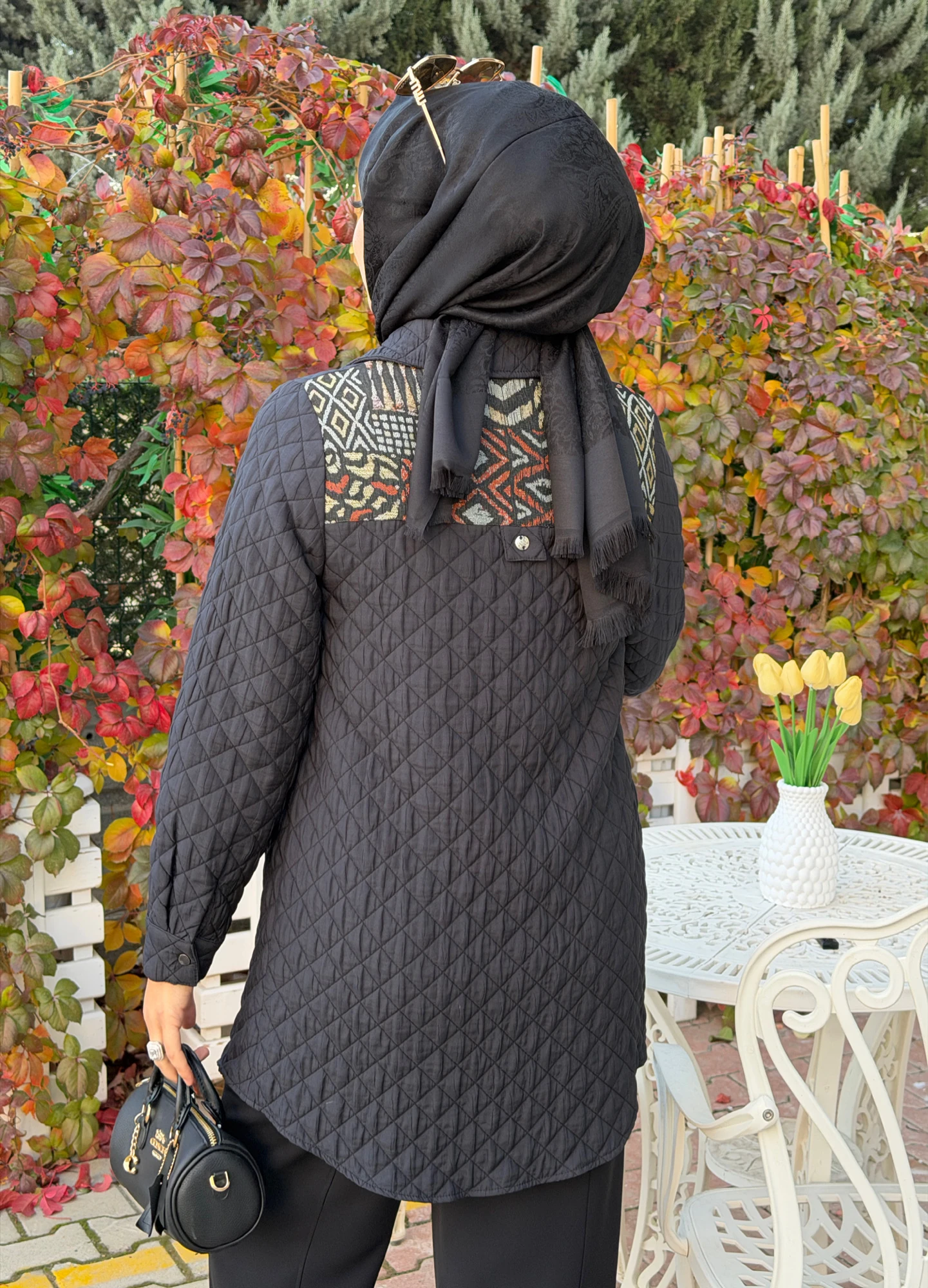 KAPİTONE DETAYLI CEKET