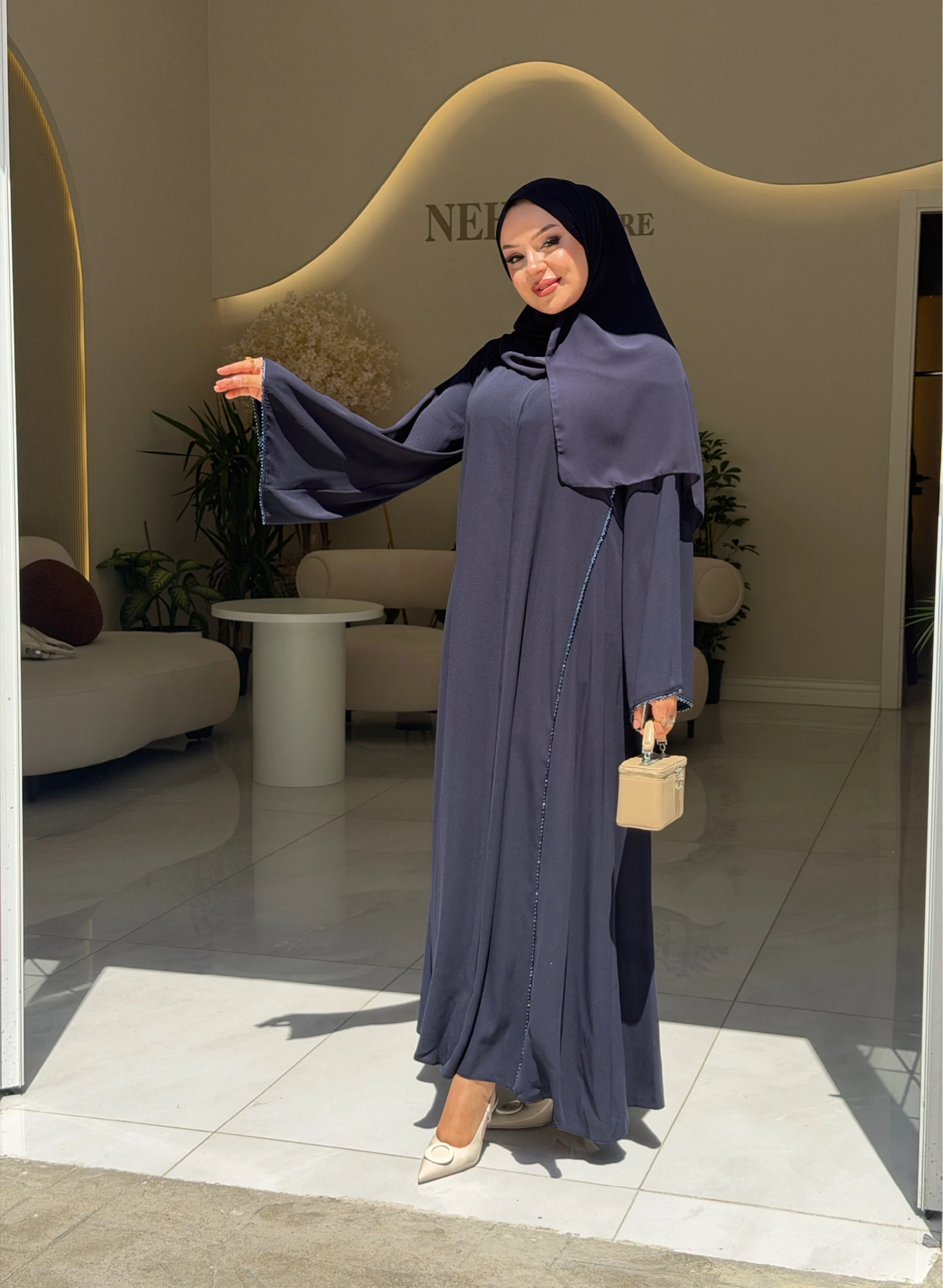 ŞERİT DETAYLI BONCUKLU ABAYA