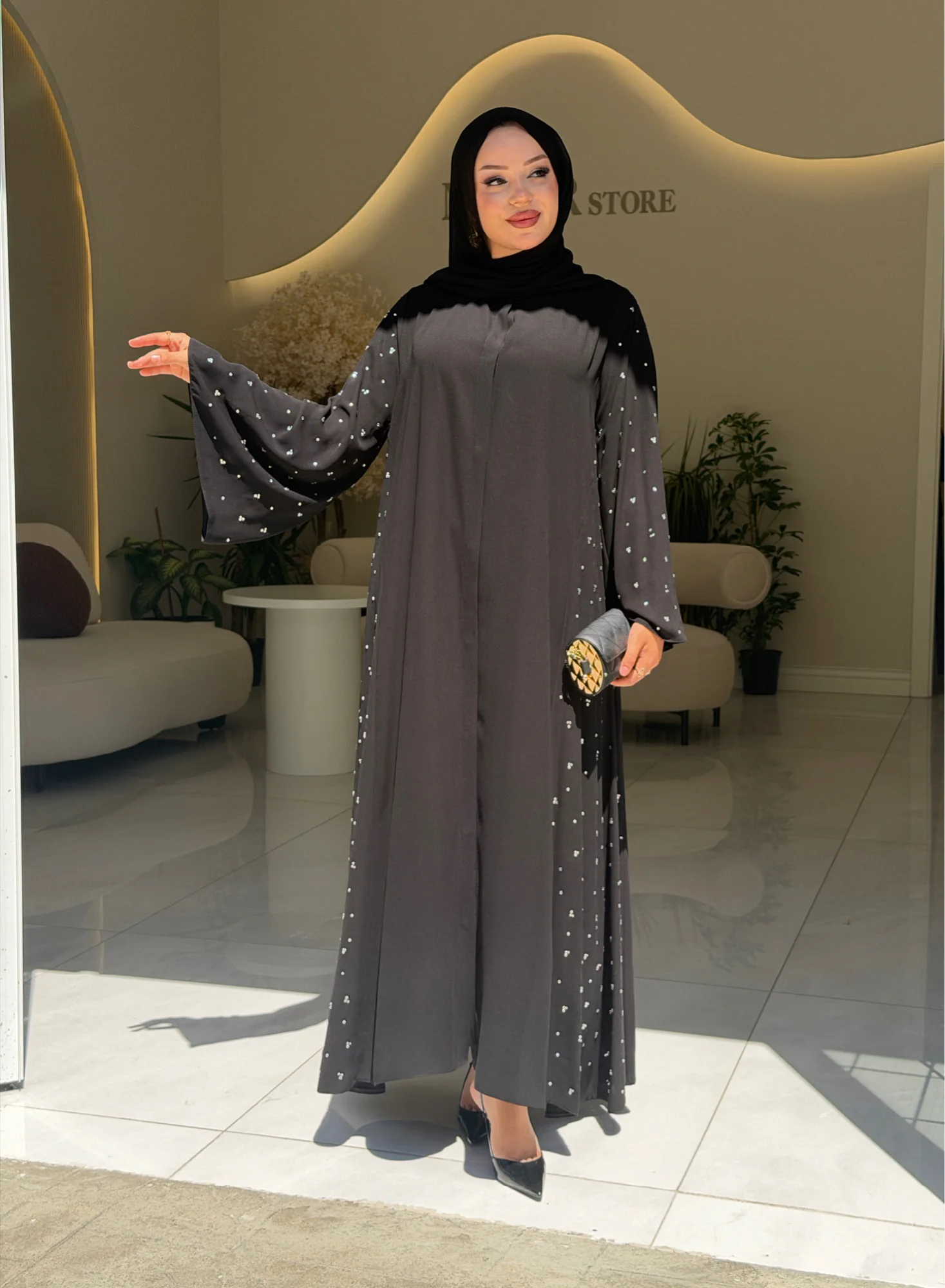 KOLLARI TAŞ DETAYLI ABAYA