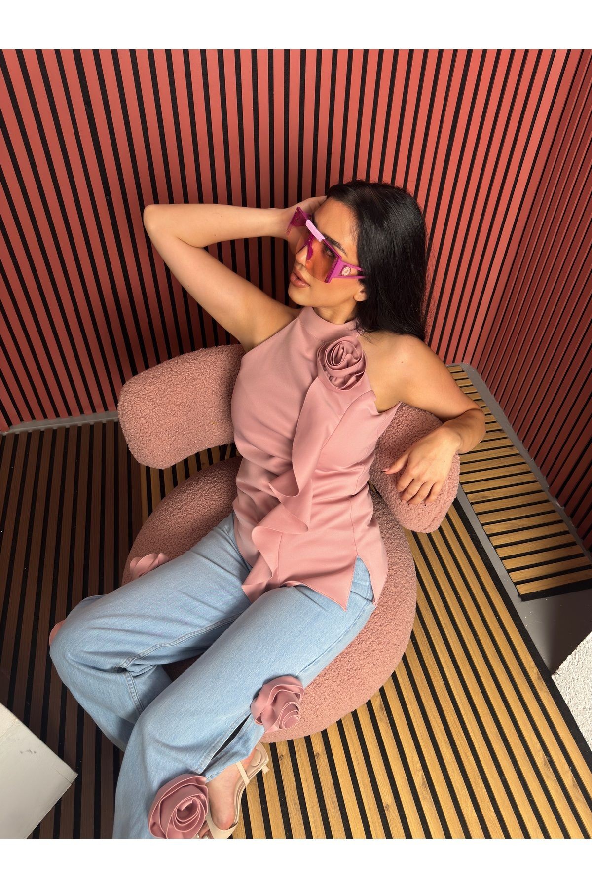 Üst İthal Astarlı Scuba Kumaş Gül Ve Şal Detay Bluz Alt İthal Denim Yan Gül Detay Özel Tasarım Takım - Pembe