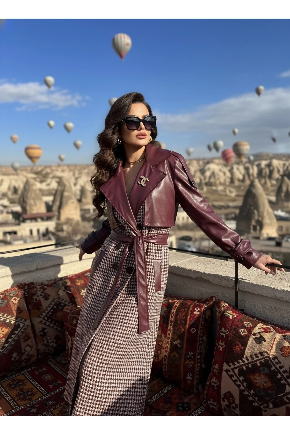 İthal Kumaştan Deri Detaylı Kuşaklı Düğmeli Astarlı Özel Tasarım Kareli Maxi Kaban - Bordo