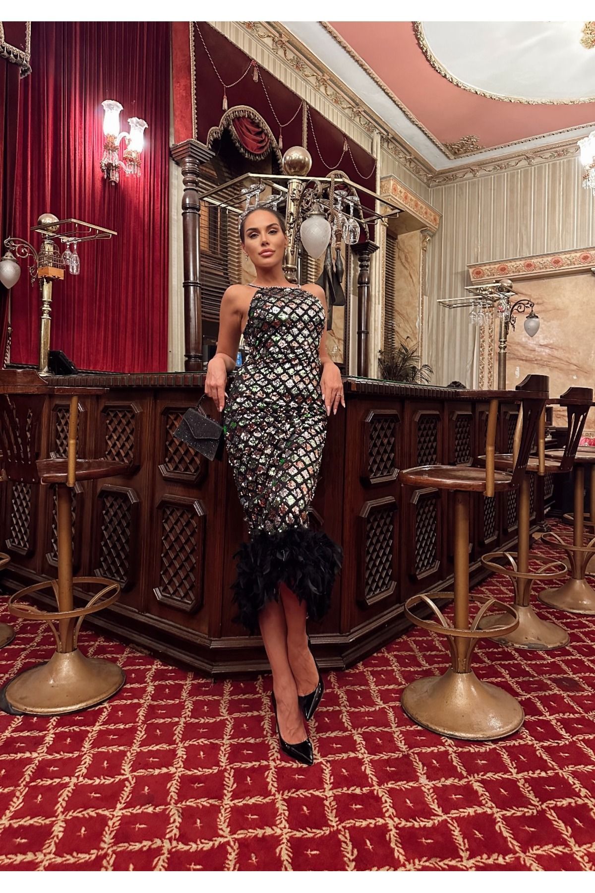 Kadın İthal Pul Payet Kumaş Alt Otriş Detay Arka Yırtmaçlı Astarlı Özel Tasarım Elbise