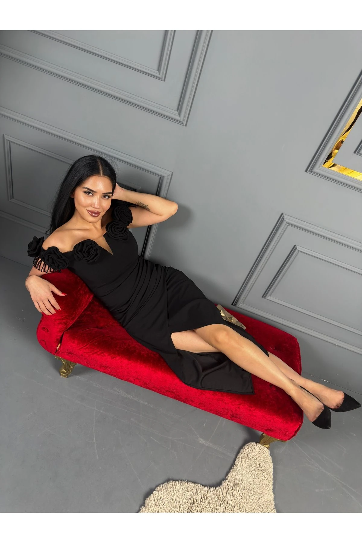 İthal Kumaştan Madonna Yaka Taş İşlemeli Gül Detaylı Astarlı Özel Tasarım Abiye Elbise