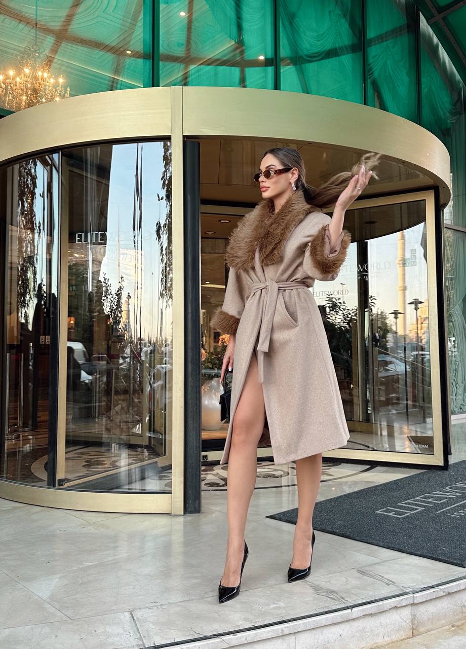 Kadın İthal Kumaş Kuşaklı Kol İşleme Detay Kürklü Özel Tasarım Kaşe Kaban - bej