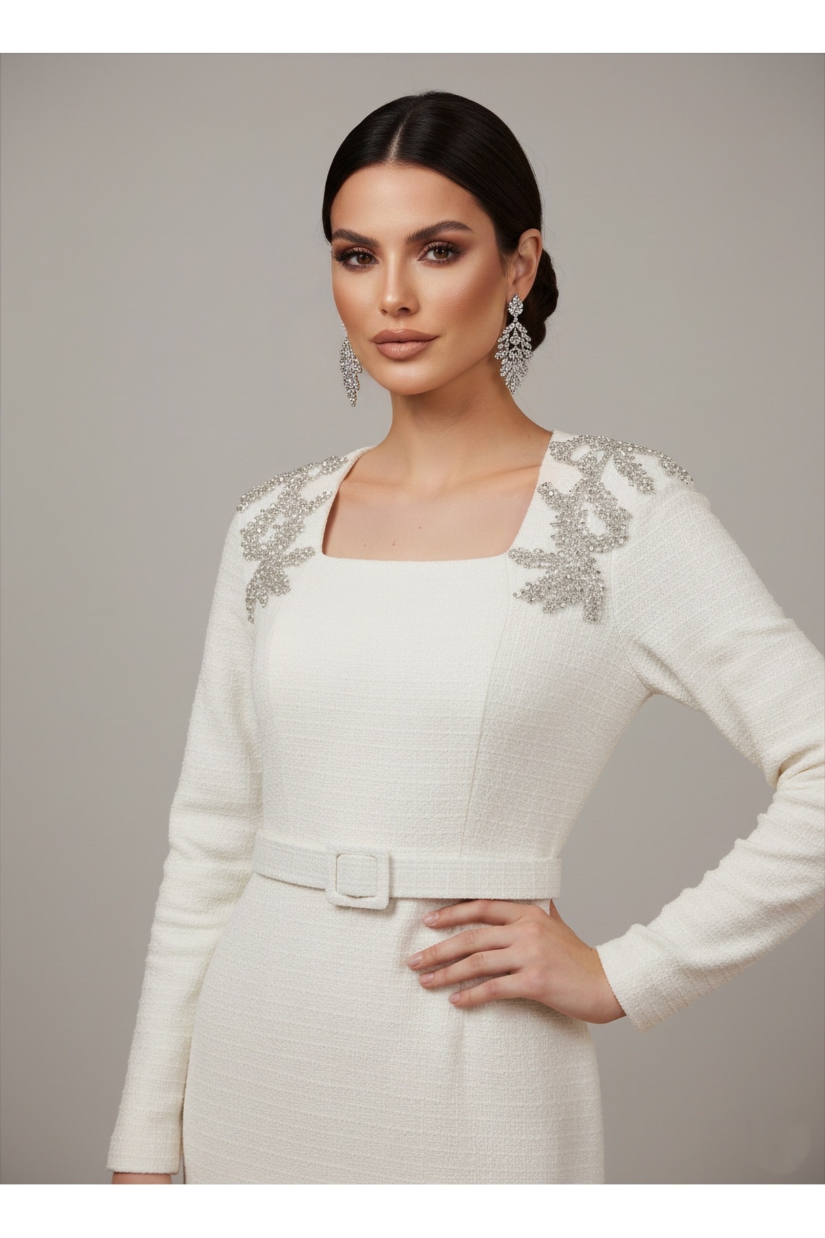 Kadın İthal Tüvit Kumaş Taş İşlemeli Astarlı Özel Tasarım Midi Elbise - Beyaz