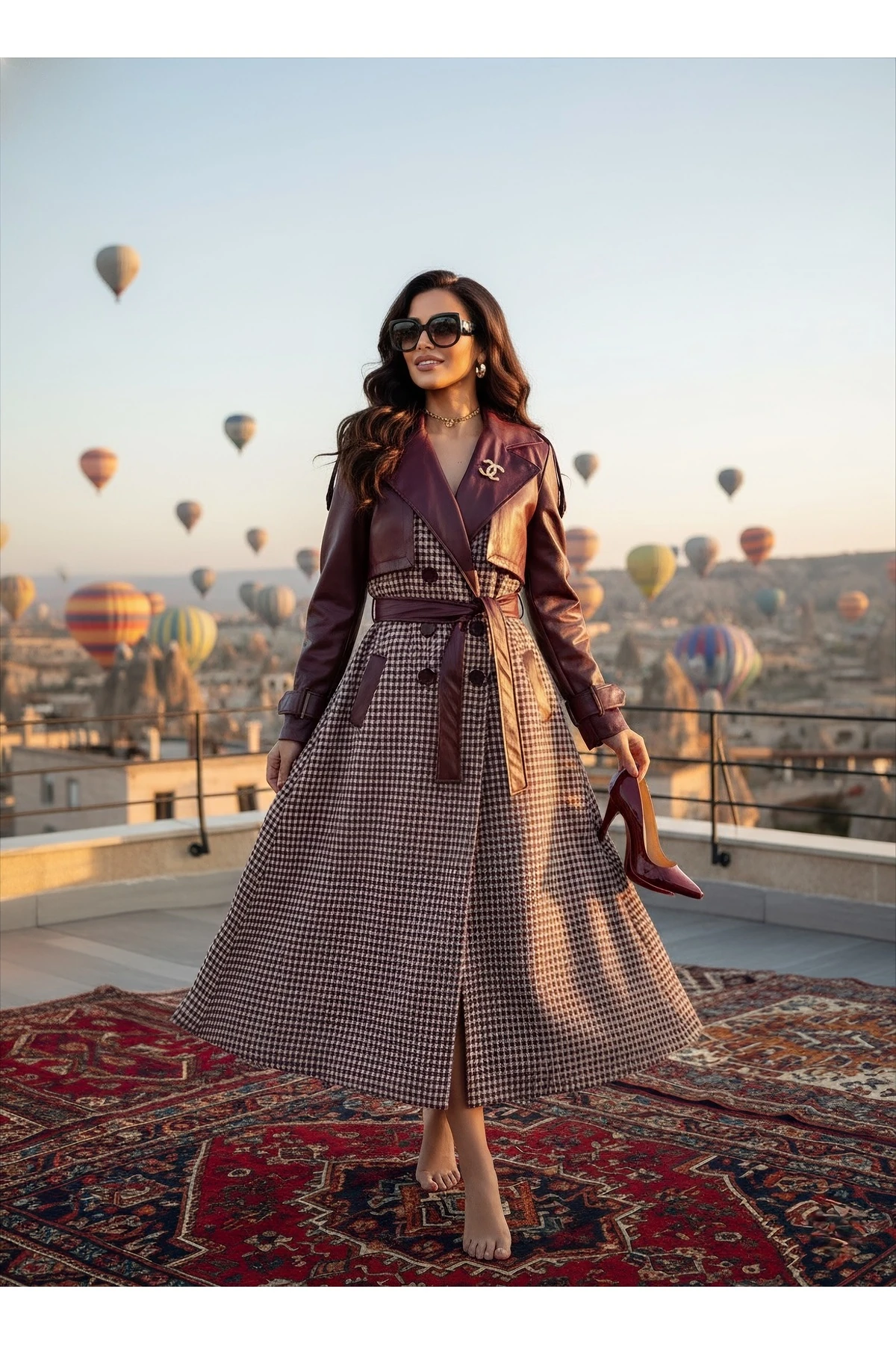 İthal Kumaştan Deri Detaylı Kuşaklı Düğmeli Astarlı Özel Tasarım Kareli Maxi Kaban - Bordo