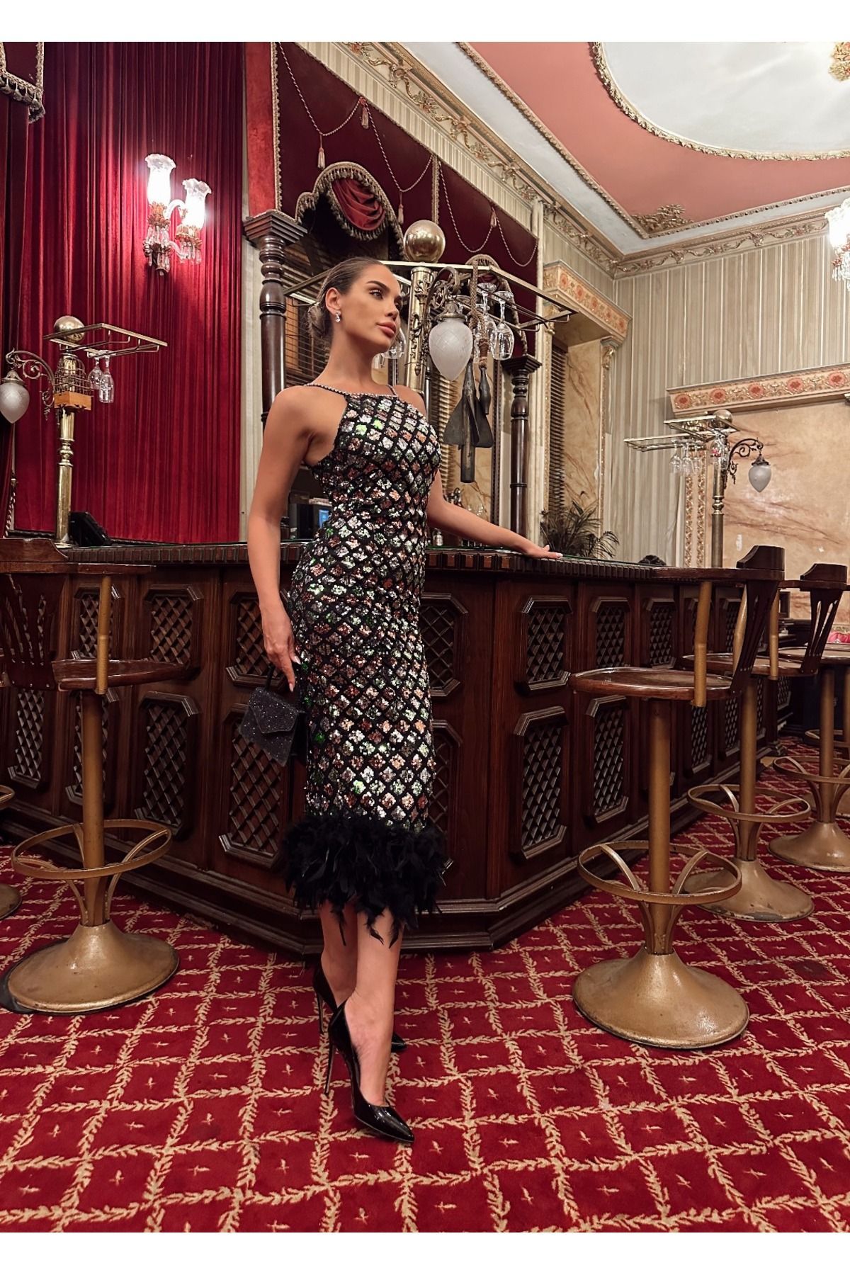 Kadın İthal Pul Payet Kumaş Alt Otriş Detay Arka Yırtmaçlı Astarlı Özel Tasarım Elbise