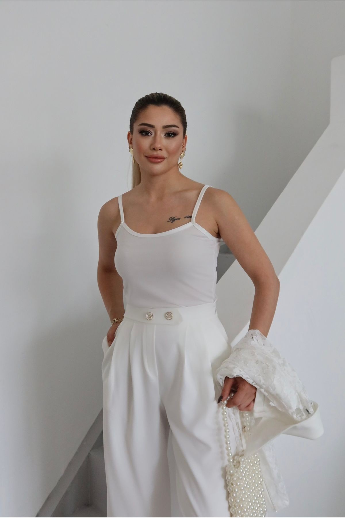 Kadın İthal Kumaş İç Bluz Üst Dantel Aksesuarlı Ceket Alt Düğme Detay Pantolon Astarlı Tasarım Takım