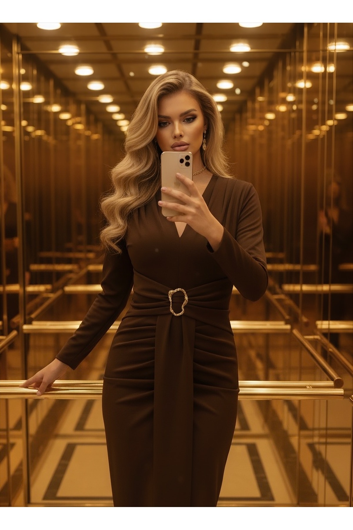 İthal Krep Kumaş Toka Ve Şal Detaylı Astarlı Özel Tasarım Maxi Elbise - Kahverengi