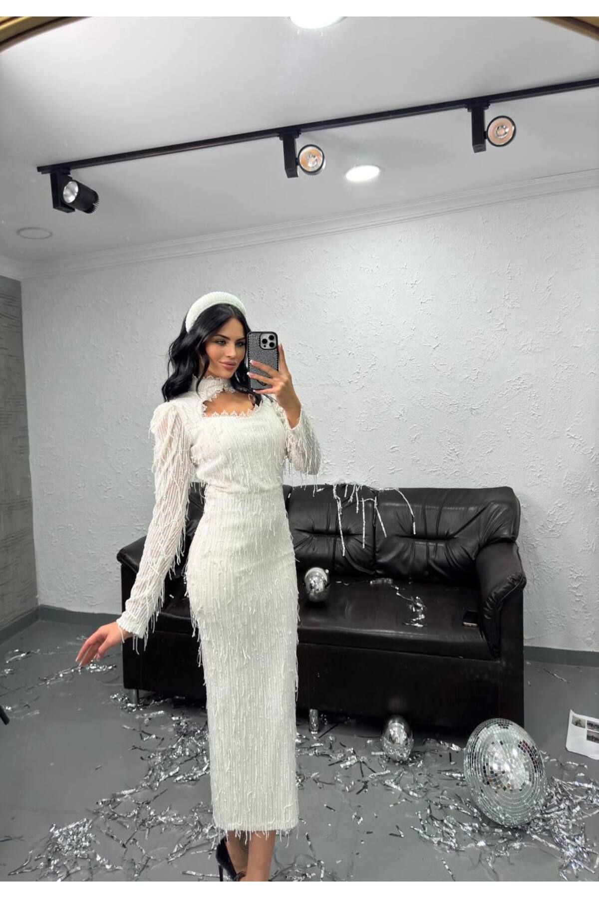 Kadın Beyaz Saçaklı Pul Payet Kumaş Tasarım Elbise