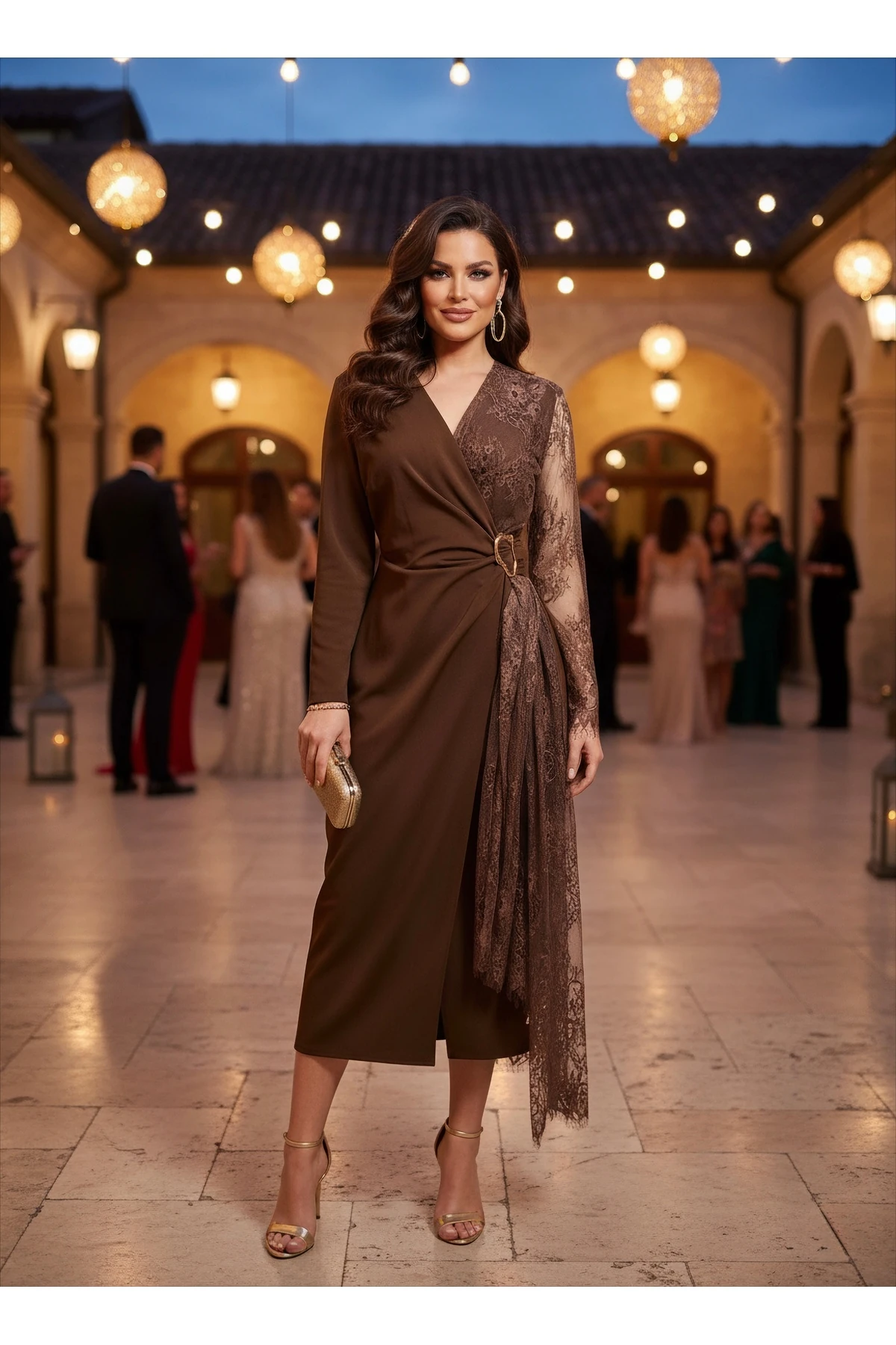 İthal Krep & Dantel Kumaş Toka Detaylı Astarlı Özel Tasarım Maxi Elbise - Kahverengi