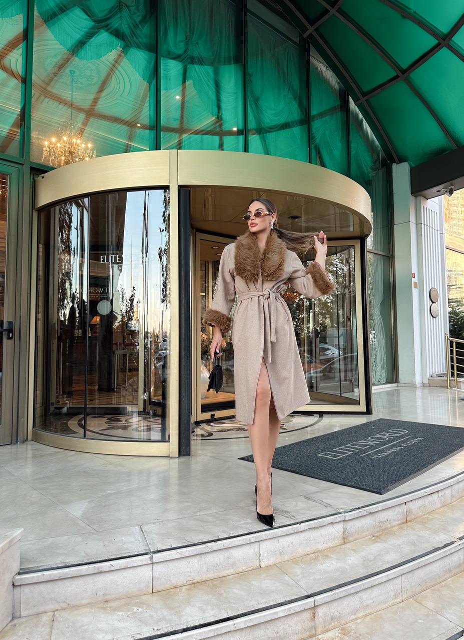 Kadın İthal Kumaş Kuşaklı Kol İşleme Detay Kürklü Özel Tasarım Kaşe Kaban - bej