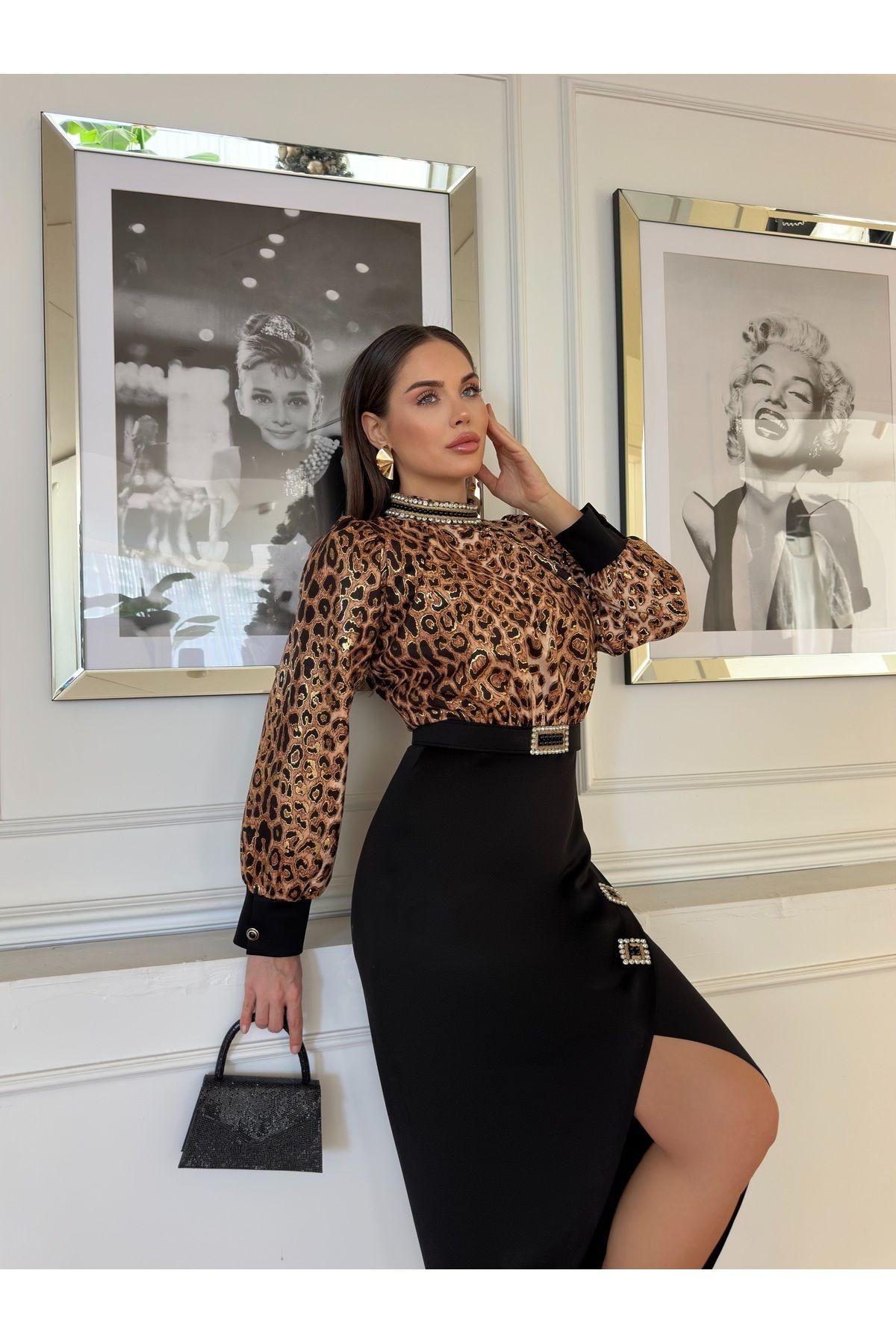 Kadın İthal Scuba Kumaş Leopar Desen Taşlı Kolye Ve Kemer Detay Tokalı Yırtmaçlı Özel Tasarım Elbise