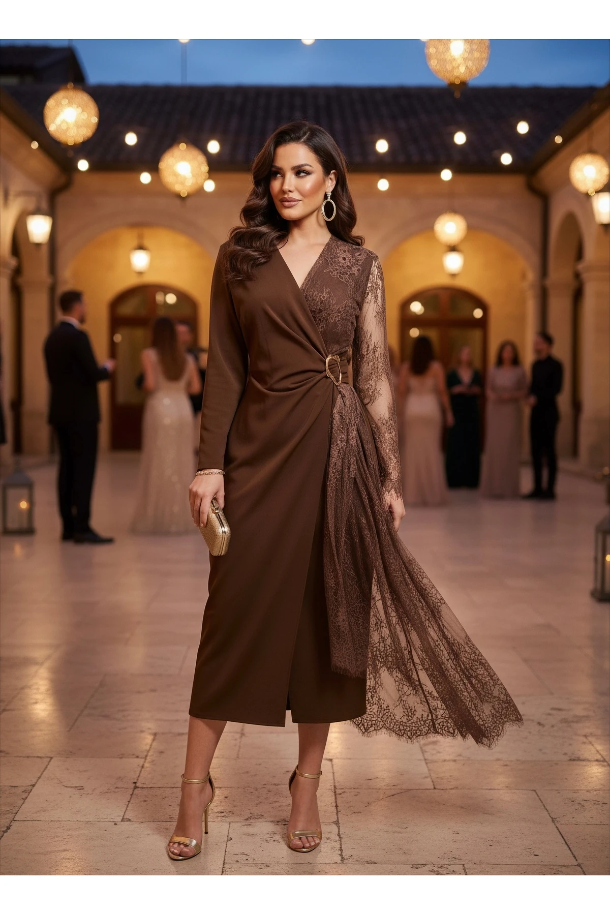 İthal Krep & Dantel Kumaş Toka Detaylı Astarlı Özel Tasarım Maxi Elbise - Kahverengi
