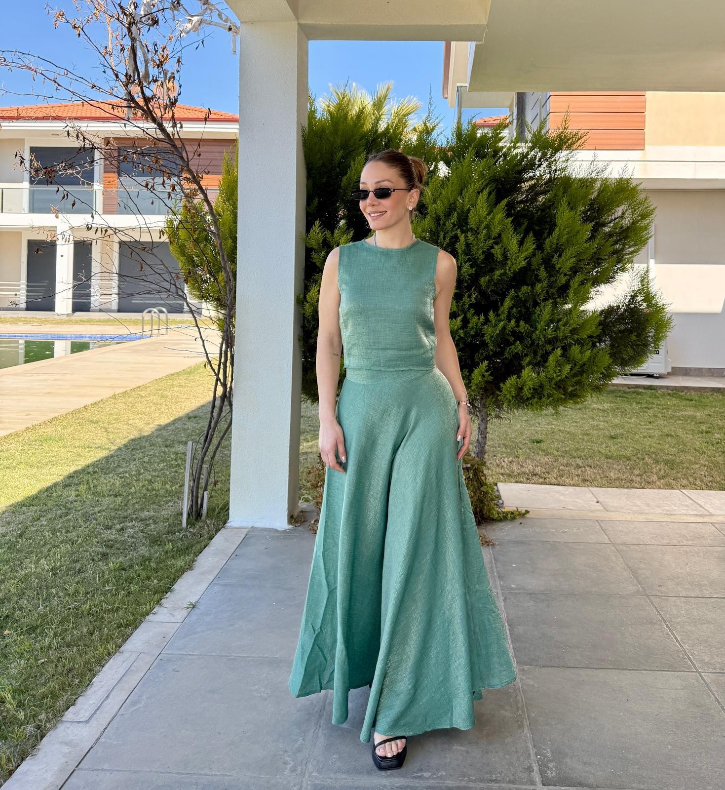 ELANOR YEŞİL PARLAK KUMAŞ ETEK TAKIM