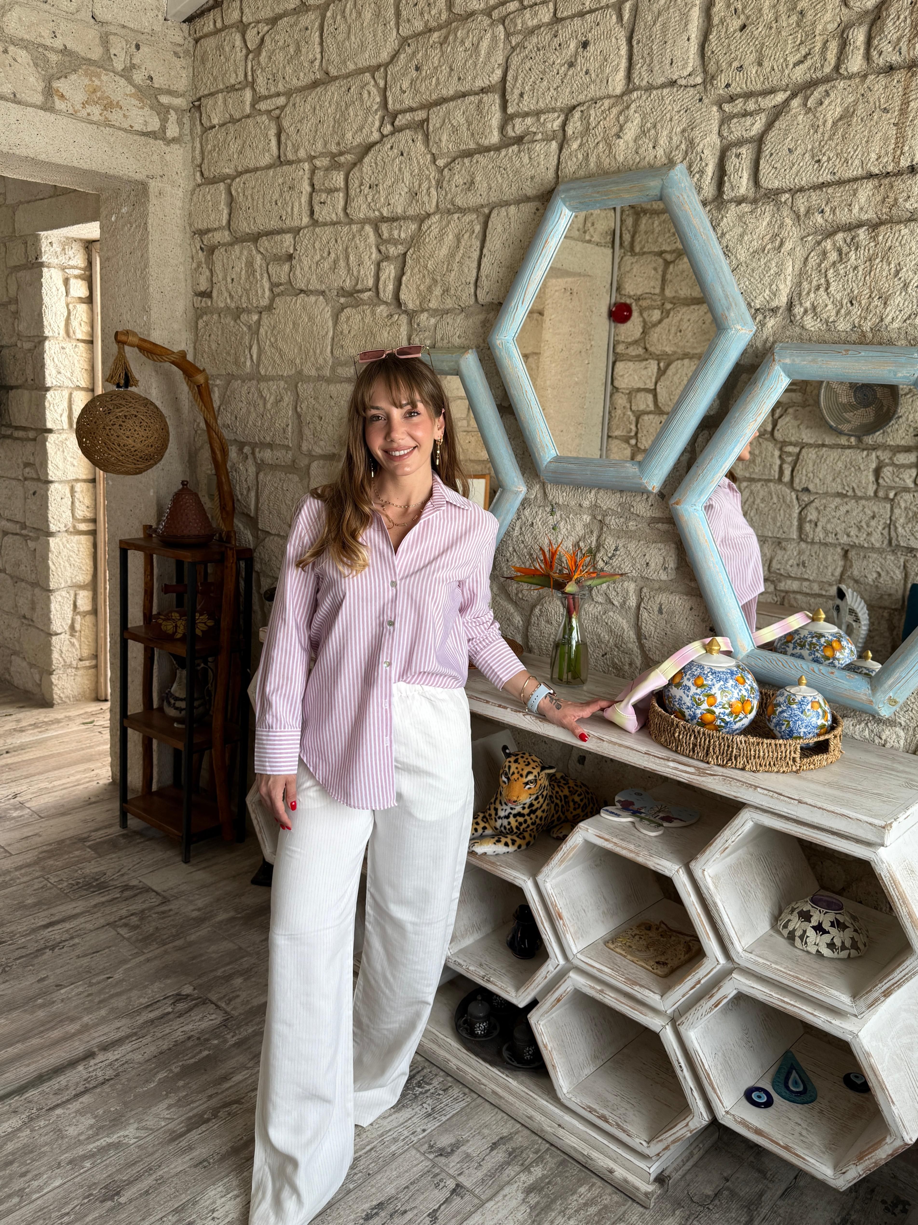 HELIA PEMBE ÇİZGİLİ GÖMLEK