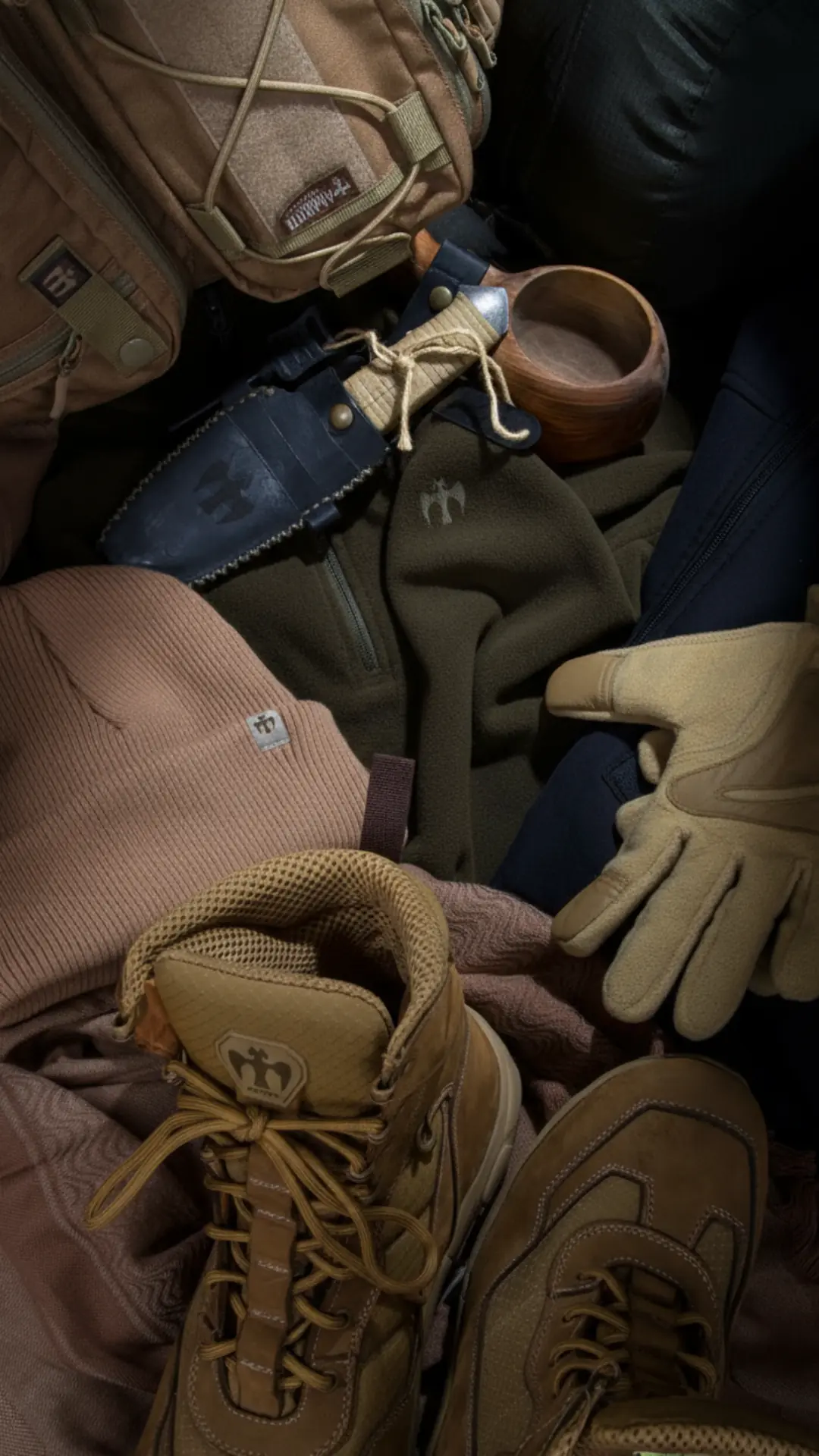 Görev öncesi temel ekipmanın kategorilere ayrılması, çantanın saha içinde hızlı ve düzenli kullanılmasını sağlar.