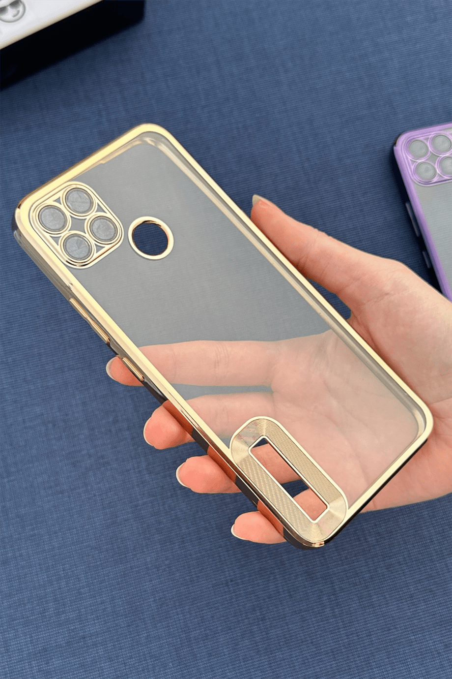 Realme C21y Uyumlu Logo Açık Elegance Kılıf Gold