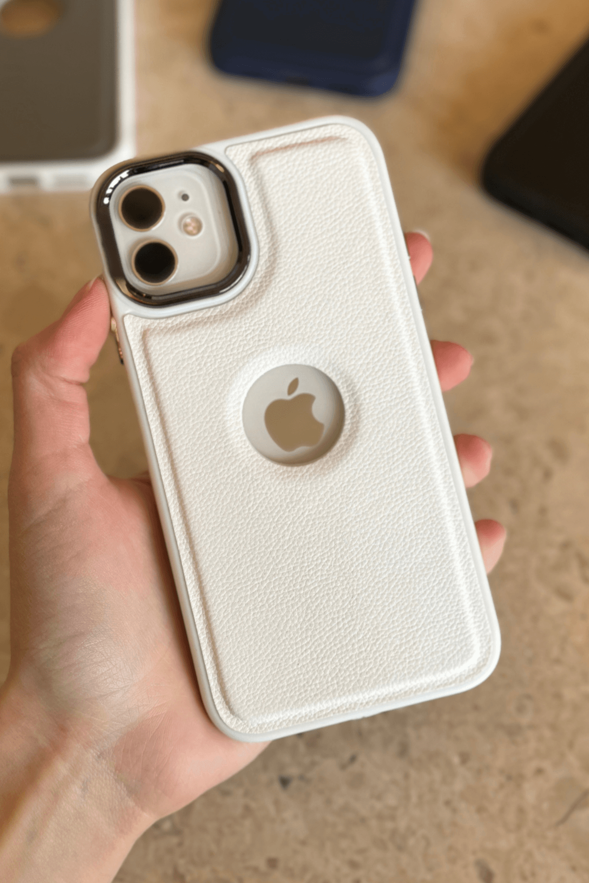 iPhone 11 Uyumlu Deri Nikelaj Kılıf Beyaz