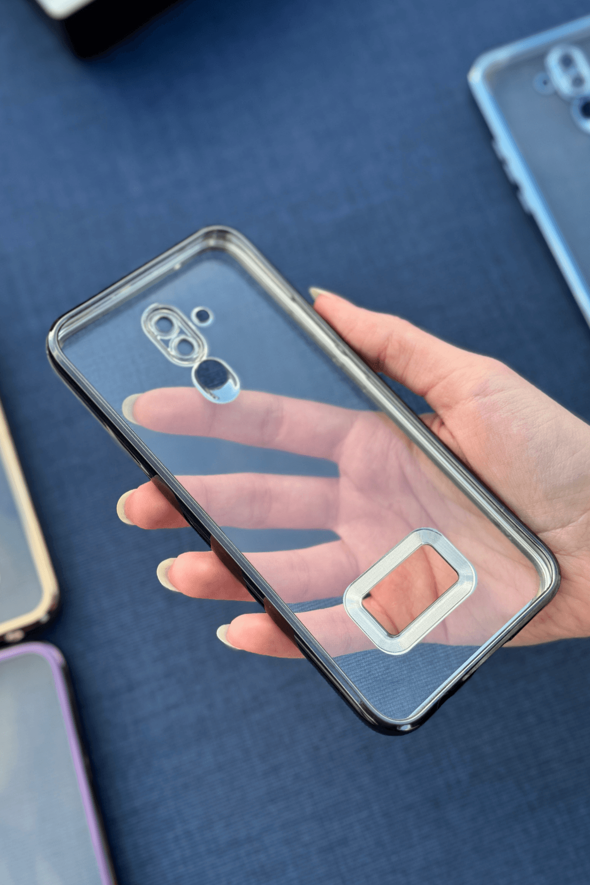 Huawei Mate 20 Lite Uyumlu Logo Açık Elegance Kılıf Siyah