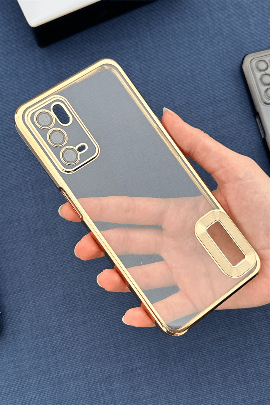 Oppo A16 Uyumlu Logo Açık Elegance Kılıf Gold