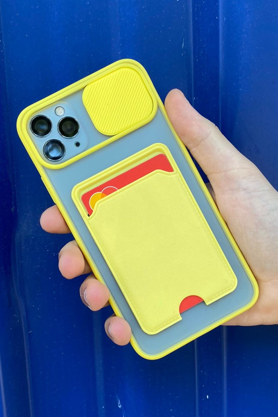 iPhone 11 Pro Max Uyumlu Kart Bölmeli Sürgülü Kılıf Sarı