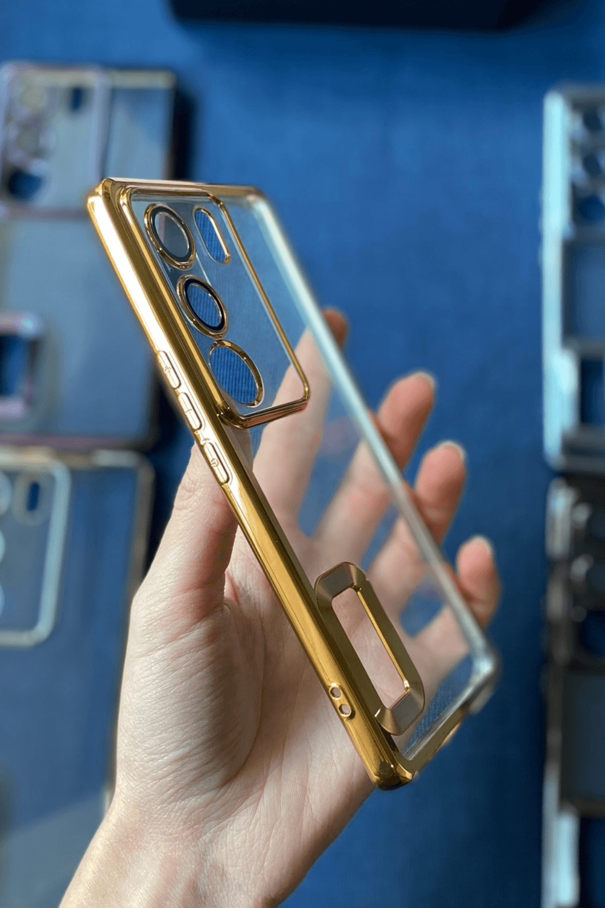 Vivo V29 5G Uyumlu Logo Açık Elegance Kılıf Gold