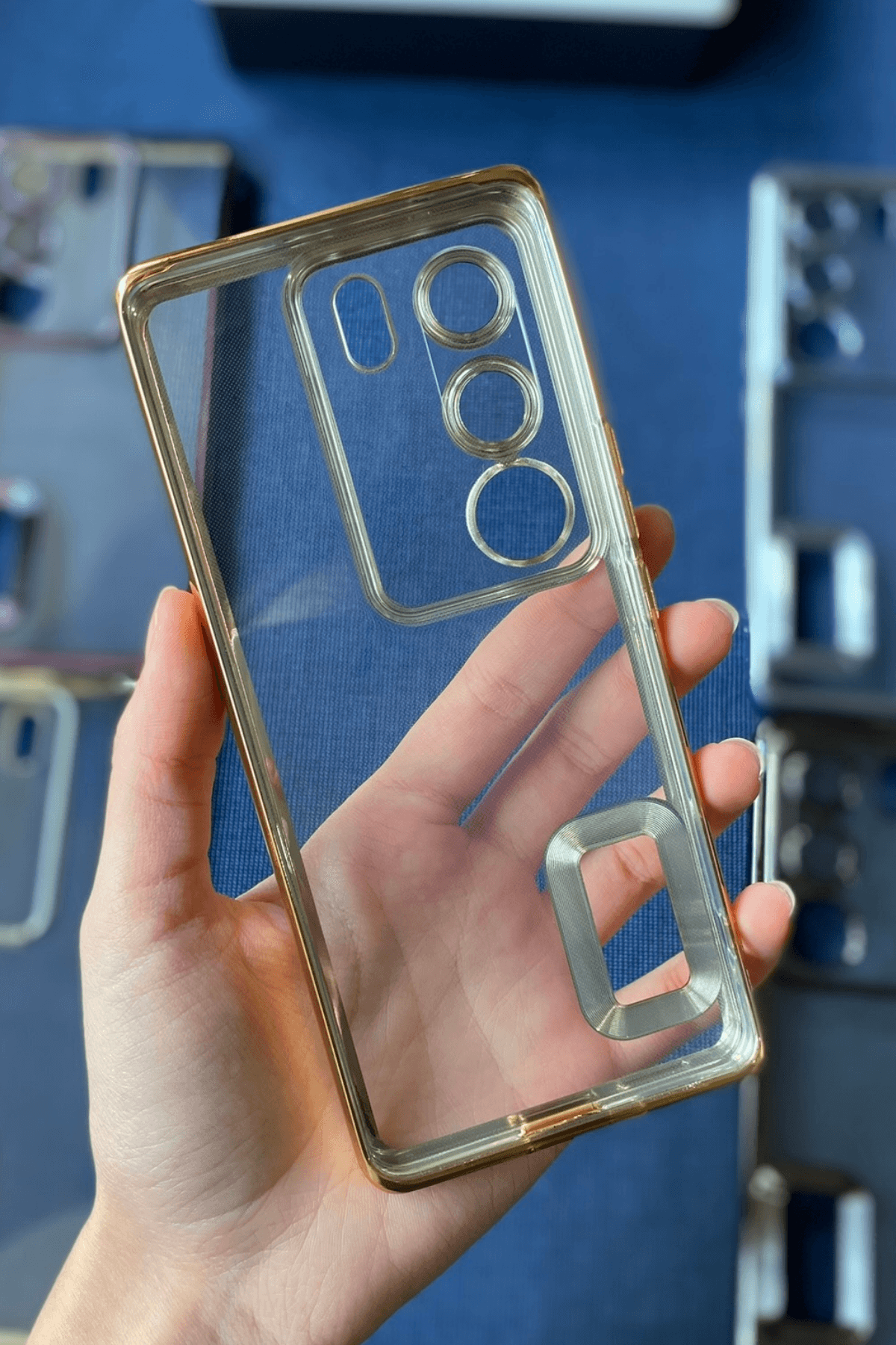 Vivo V29 5G Uyumlu Logo Açık Elegance Kılıf Gold