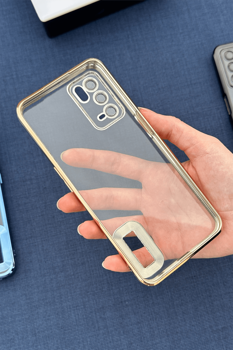 Oppo A16 Uyumlu Logo Açık Elegance Kılıf Gold