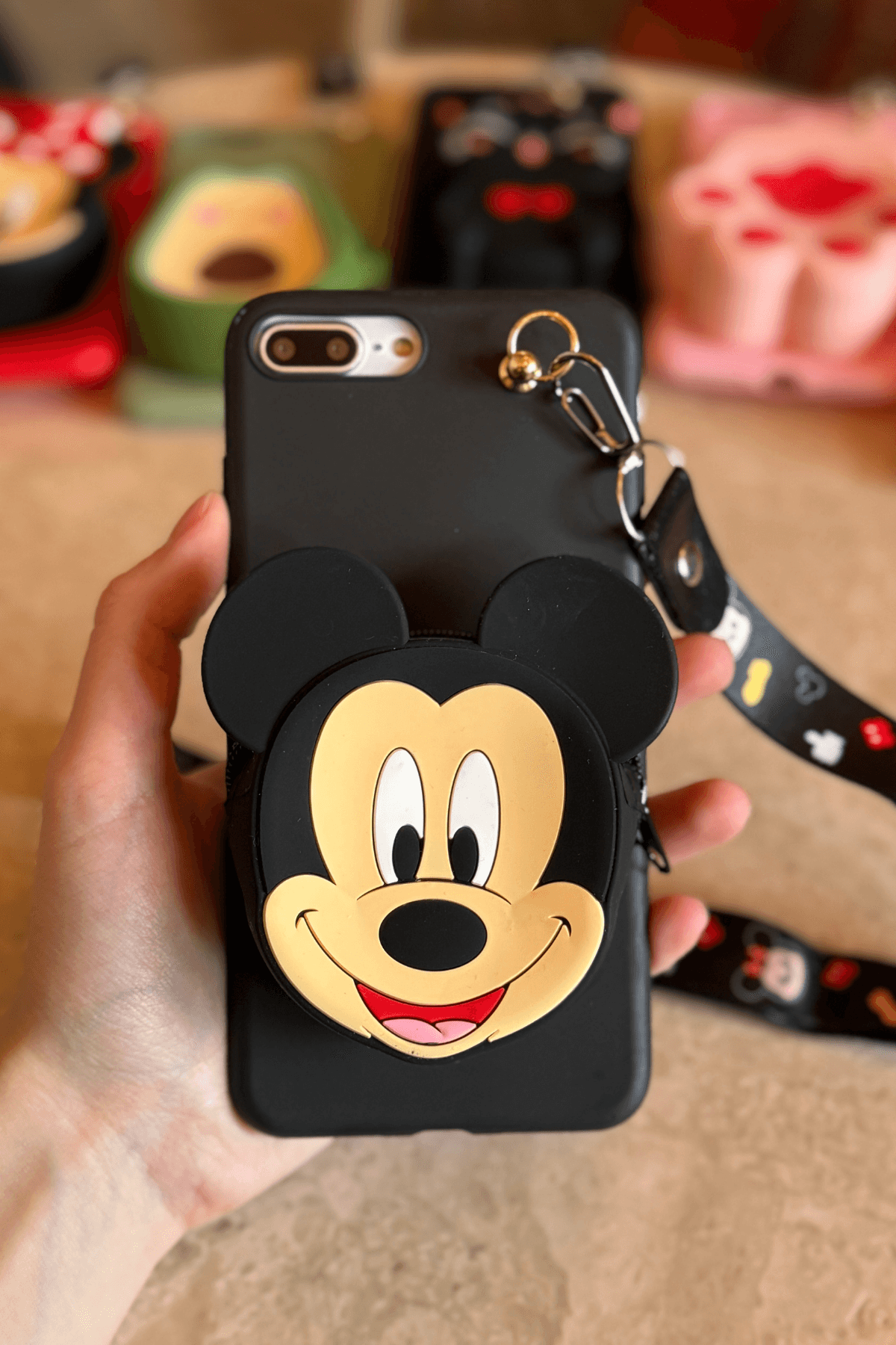 iPhone 6 / 6s Uyumlu Emojili Askılı Çanta Kılıf Mickey Figürlü Siyah