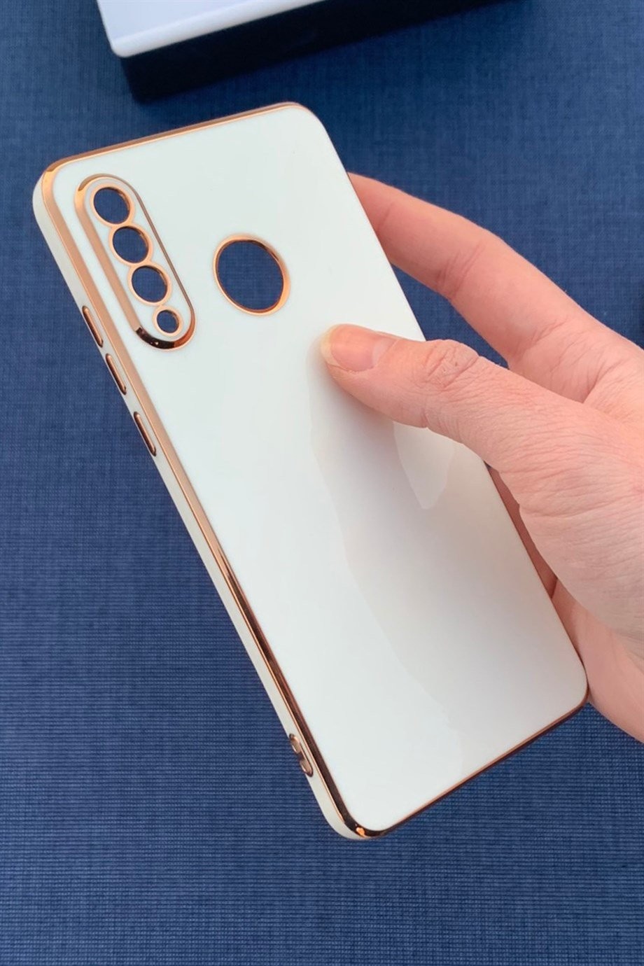 Huawei P30 Lite Uyumlu Renkli Elegance Silikon Kılıf Beyaz