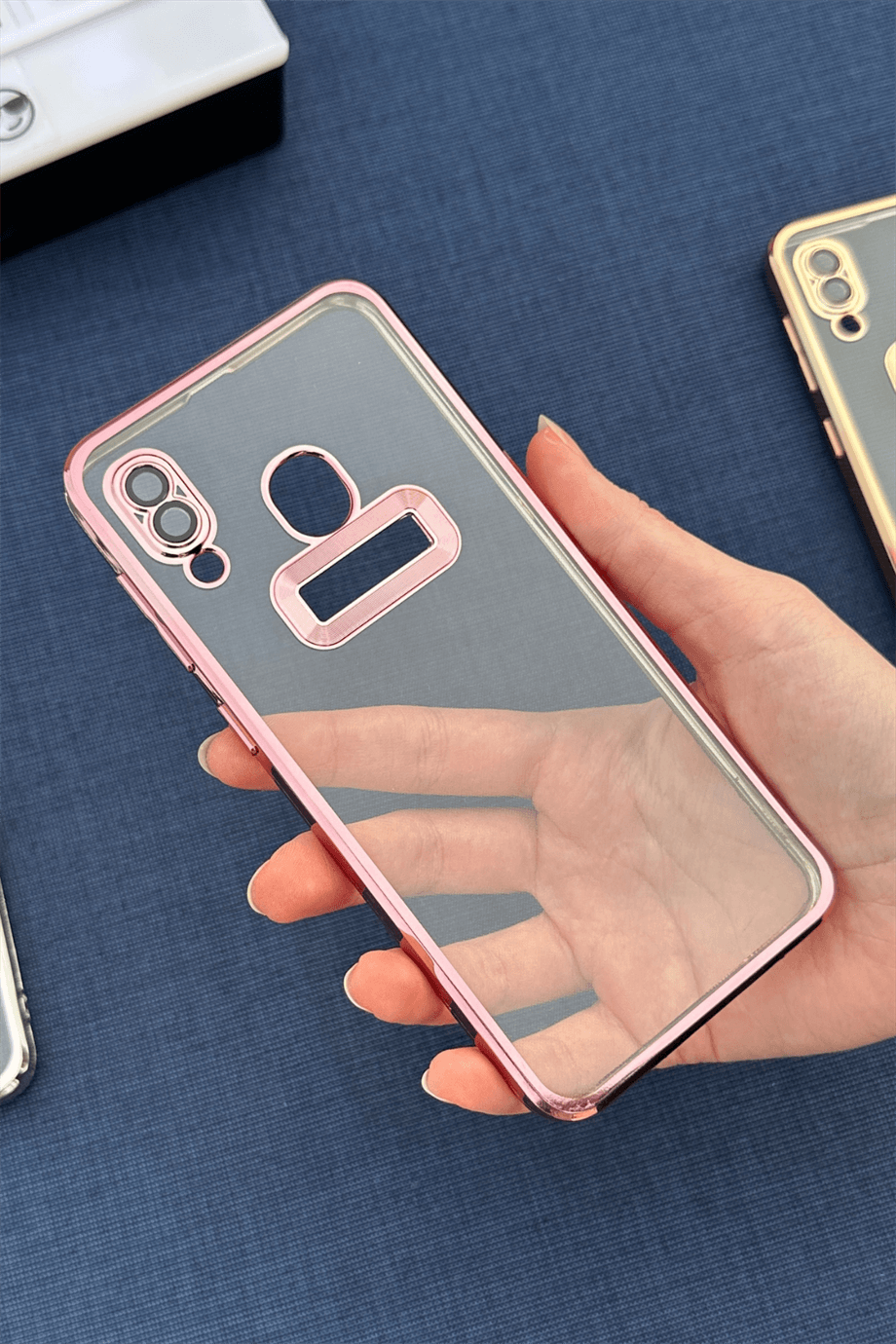 Galaxy A20 / A30 Uyumlu Logo Açık Elegance Kılıf Pembe