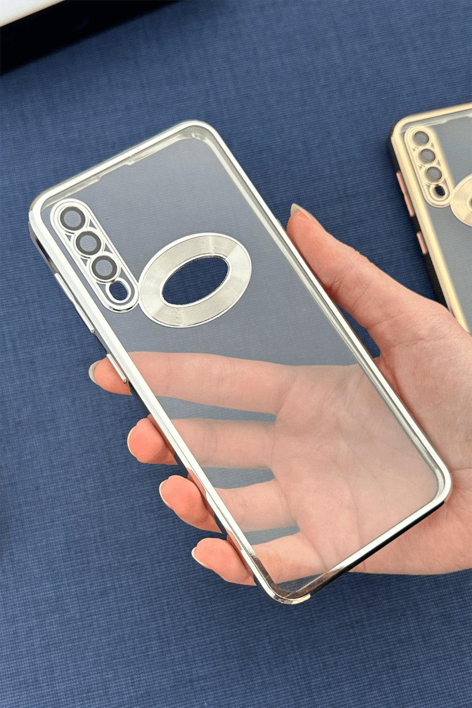 Galaxy A50 / A30s Uyumlu Logo Açık Elegance Kılıf Gümüş