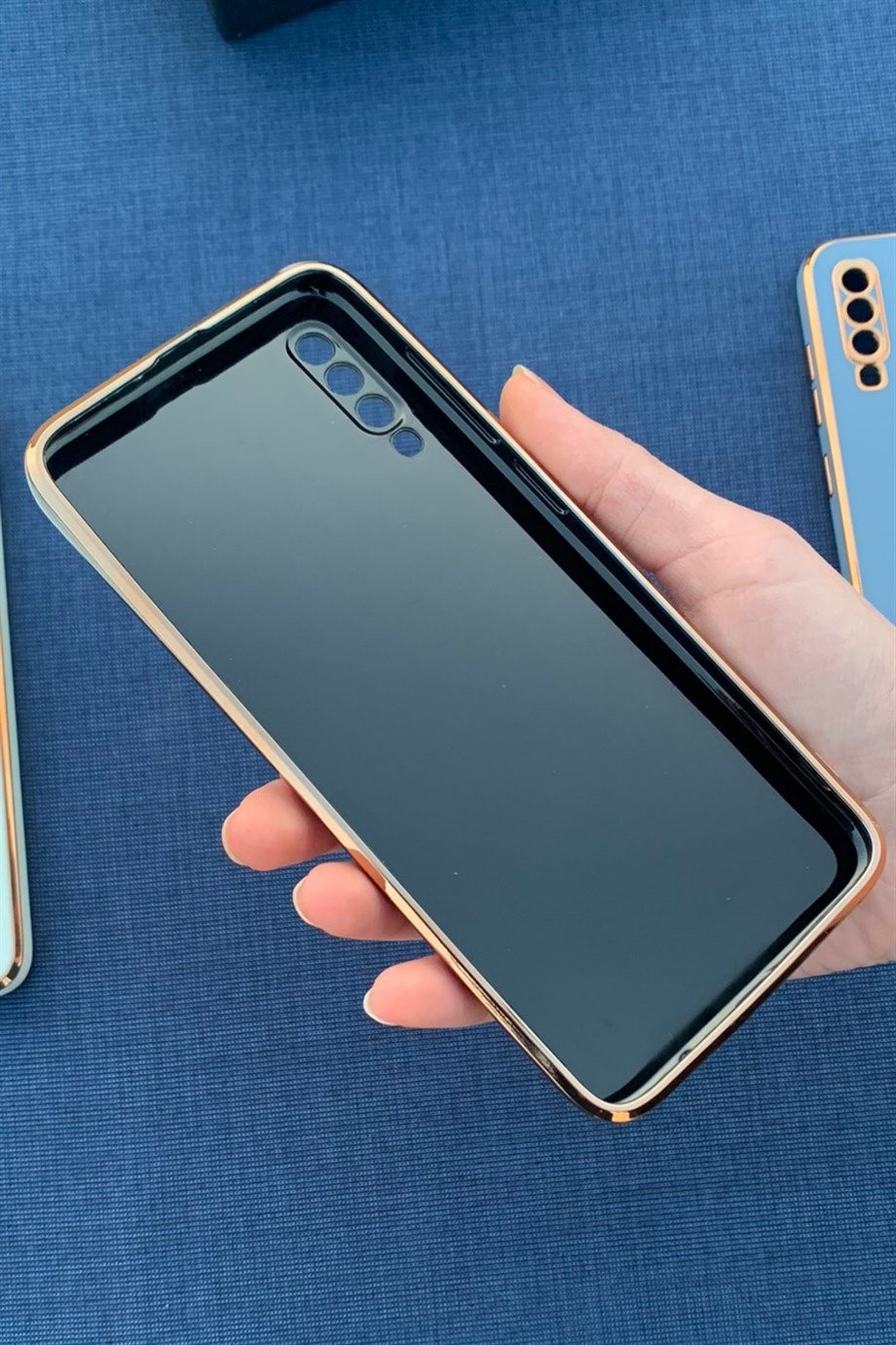 Galaxy A70 Uyumlu Renkli Elegance Silikon Kılıf Siyah