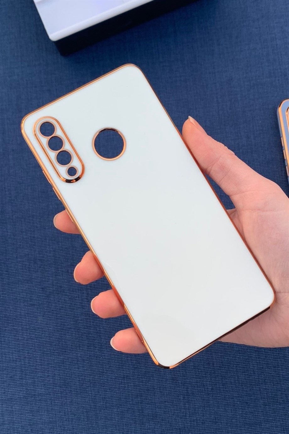 Huawei P30 Lite Uyumlu Renkli Elegance Silikon Kılıf Beyaz