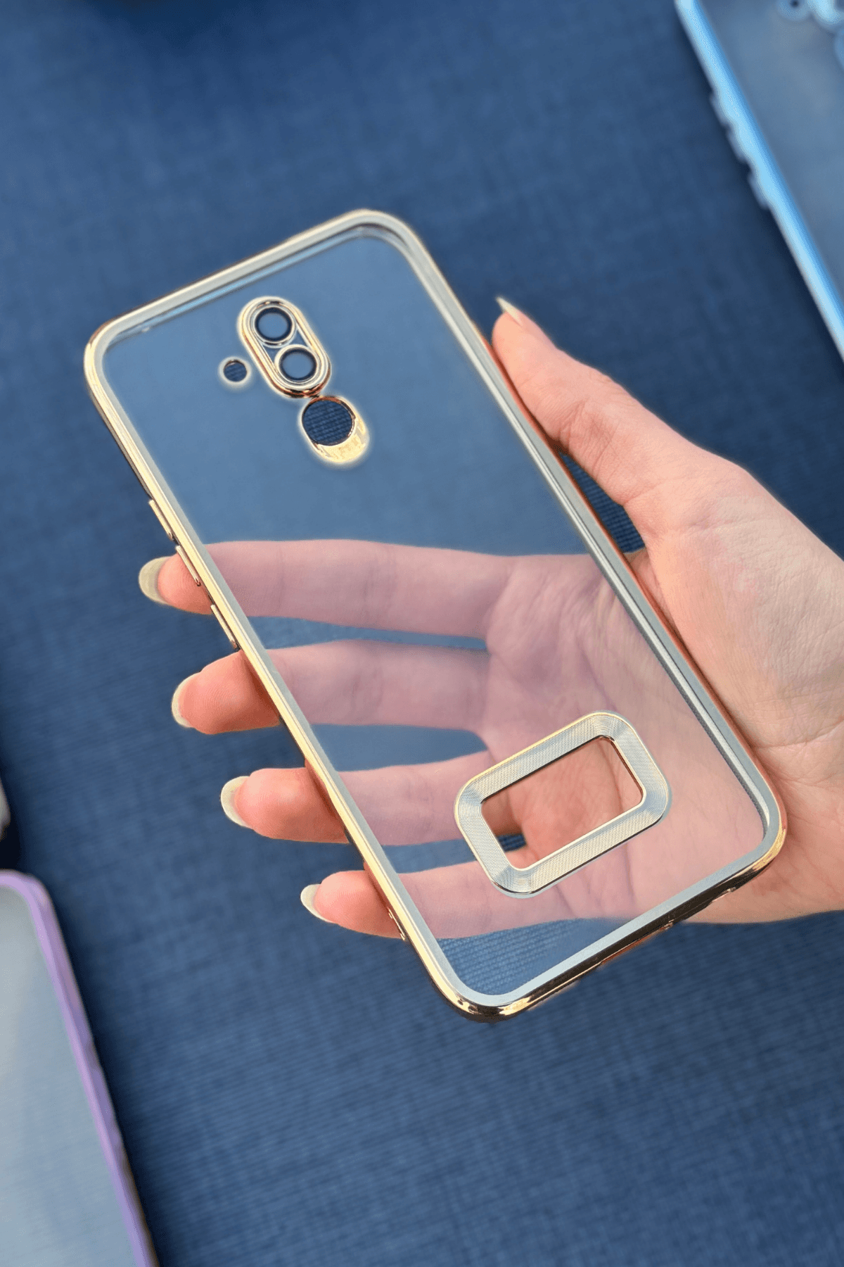 Huawei Mate 20 Lite Uyumlu Logo Açık Elegance Kılıf Gold