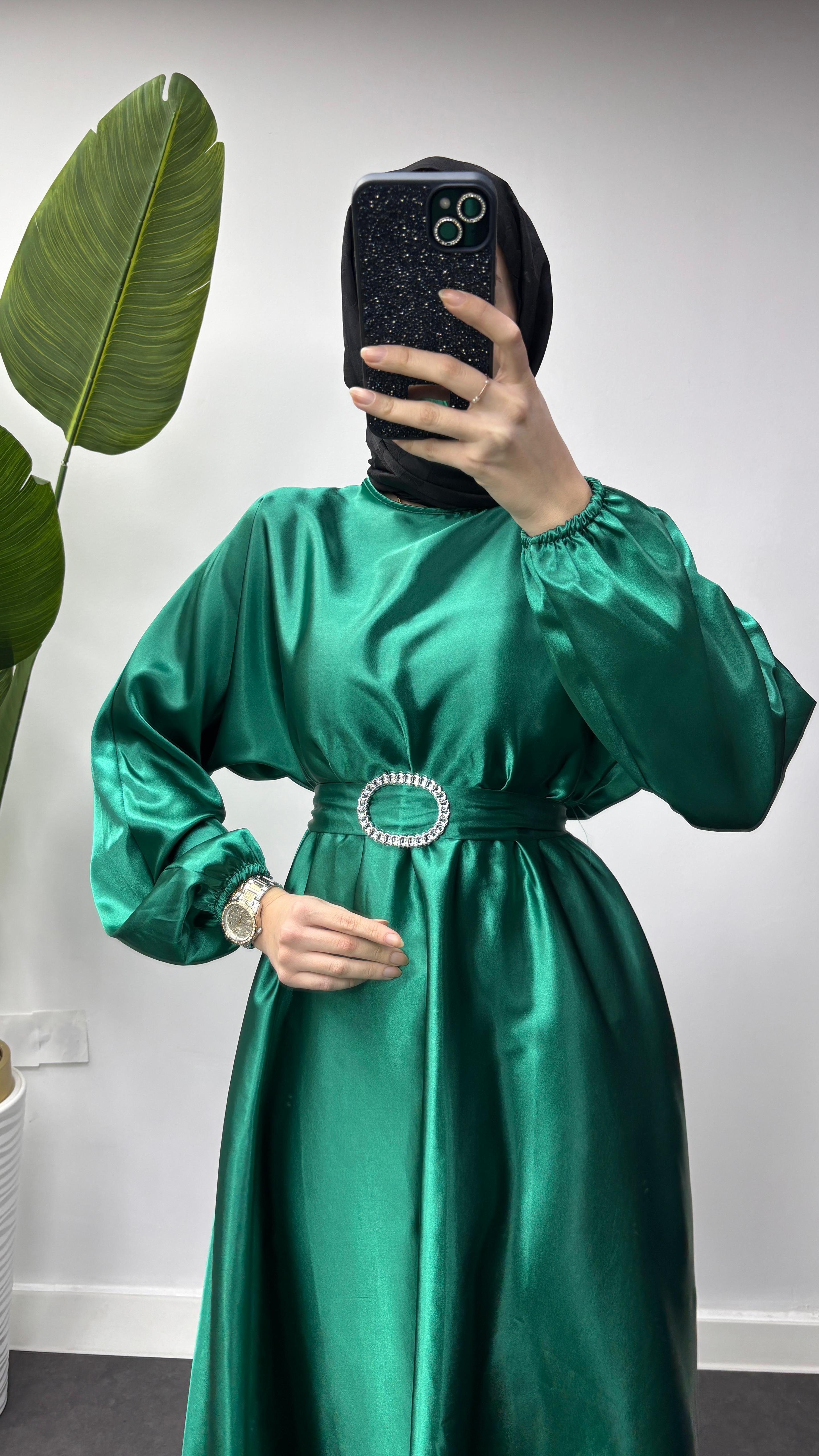 HÜMA ELBİSE DELİK