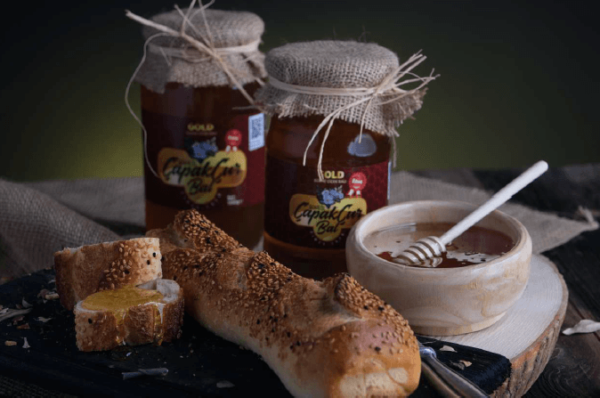 Gold Süzme Çiçek Balı 1350 gr