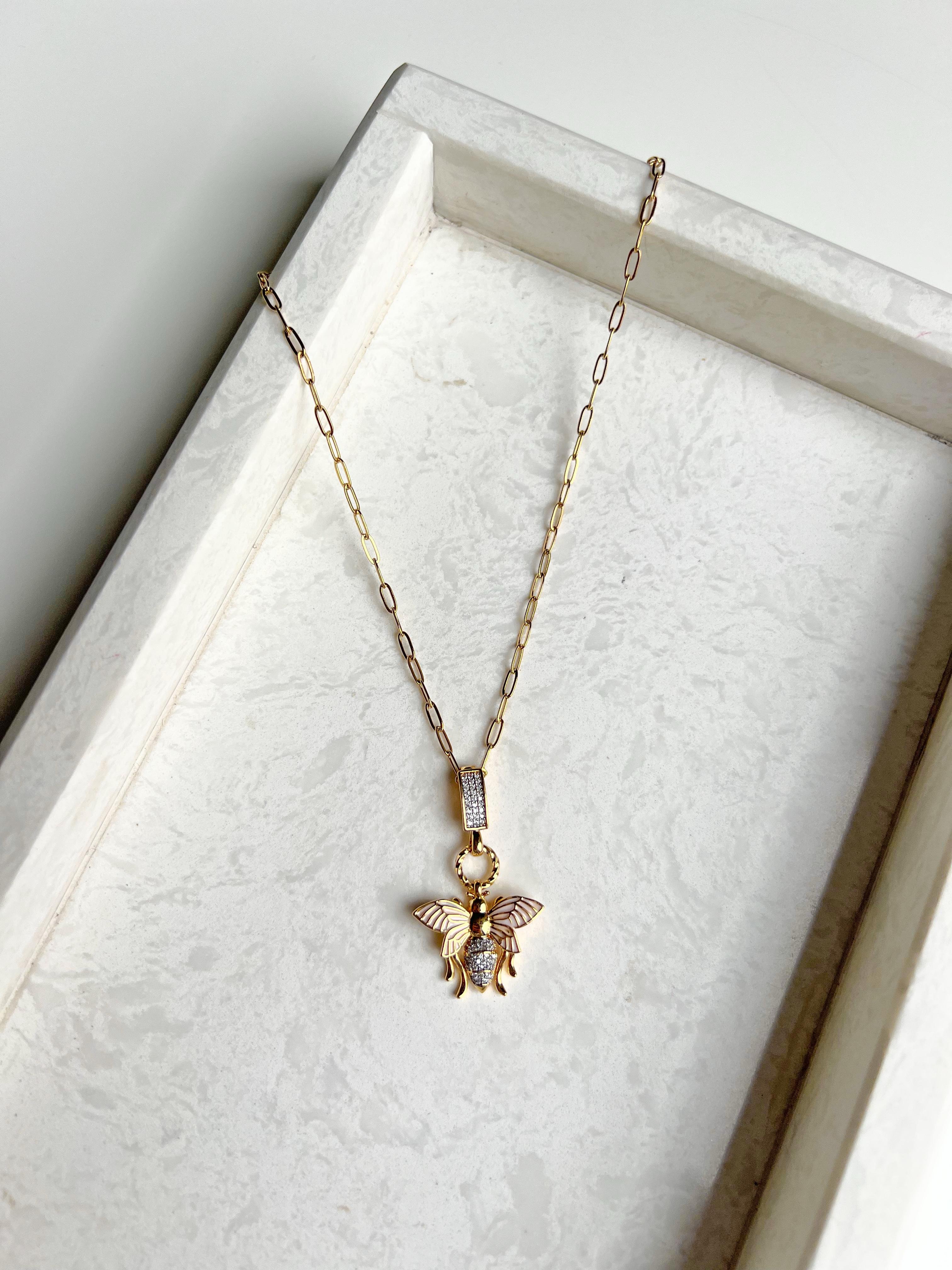 illys Gold Arı Figür Zirkon Taş Detaylı Çelik Madalyon Kolye