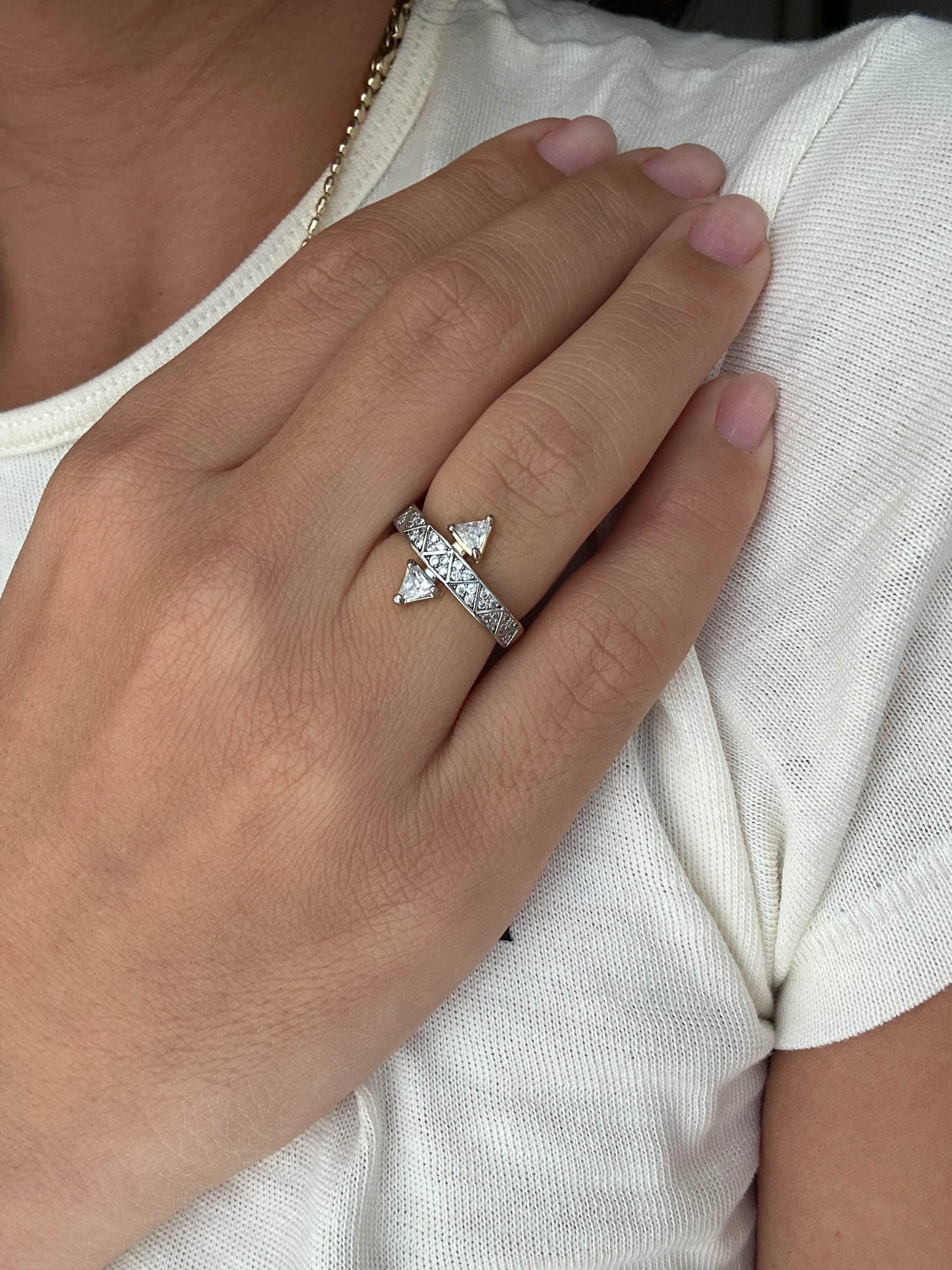 illys Gold Üzeri Gümüş Baget ve Zirkon Taş Detaylı Alt Üst Üçgen Detay Ayarlanabilir Yüzük