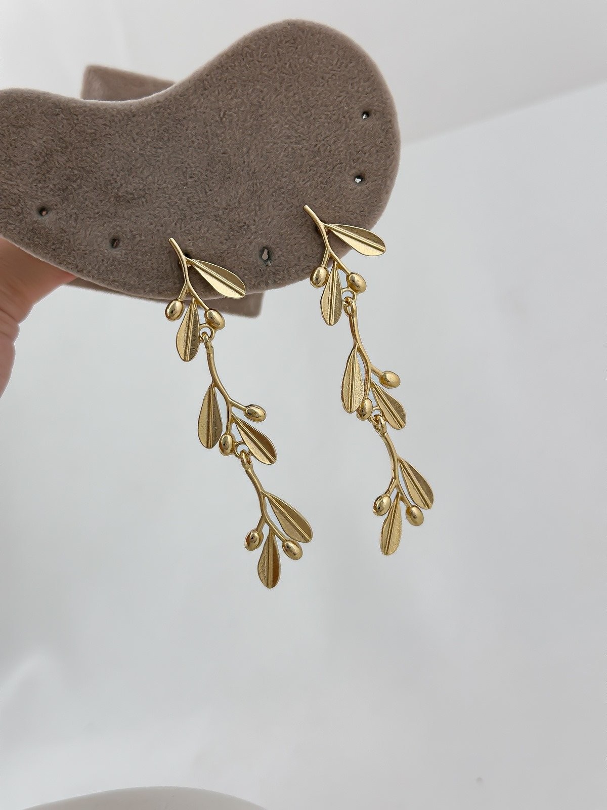illys Gold İnce Yaprak Model Sallantılı Küpe