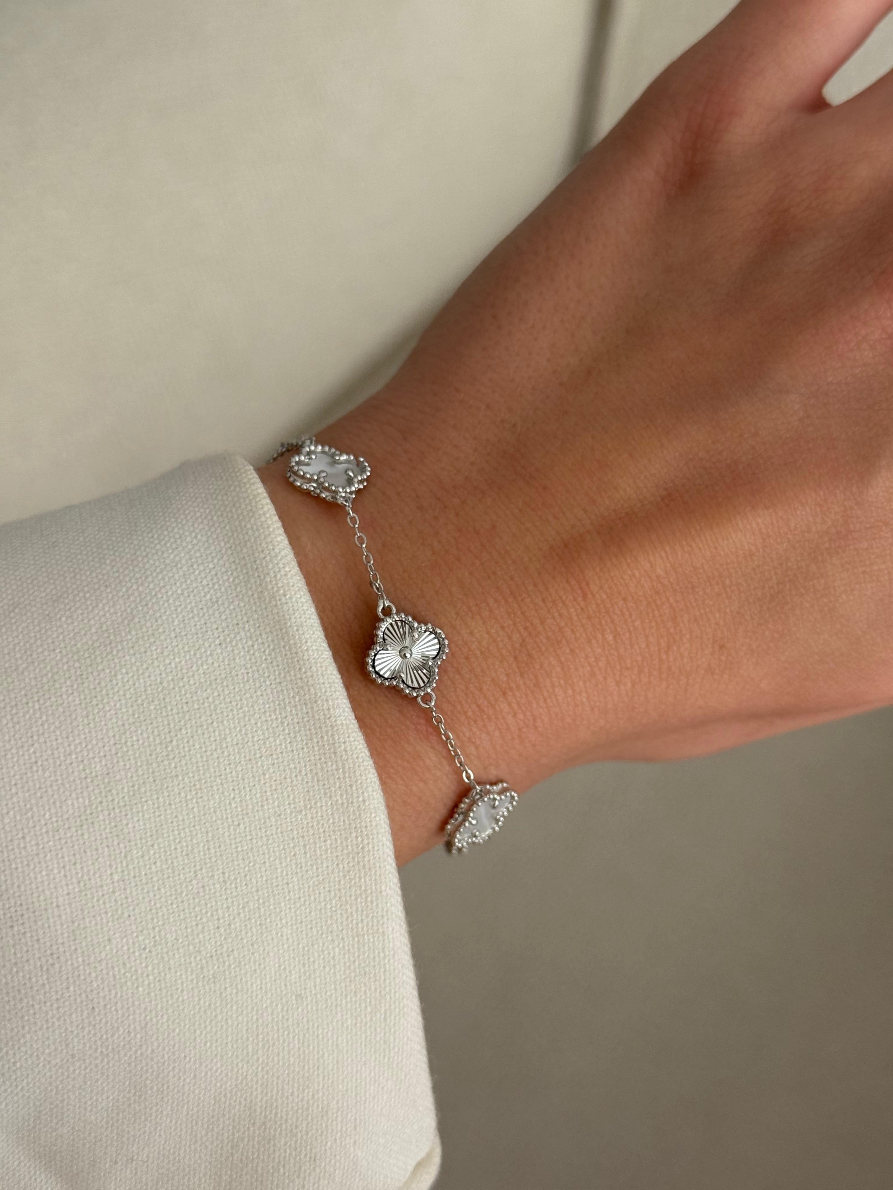illys Silver Özel Seri Cleef Model Sedefli İthal Kaplama Yonca Bileklik